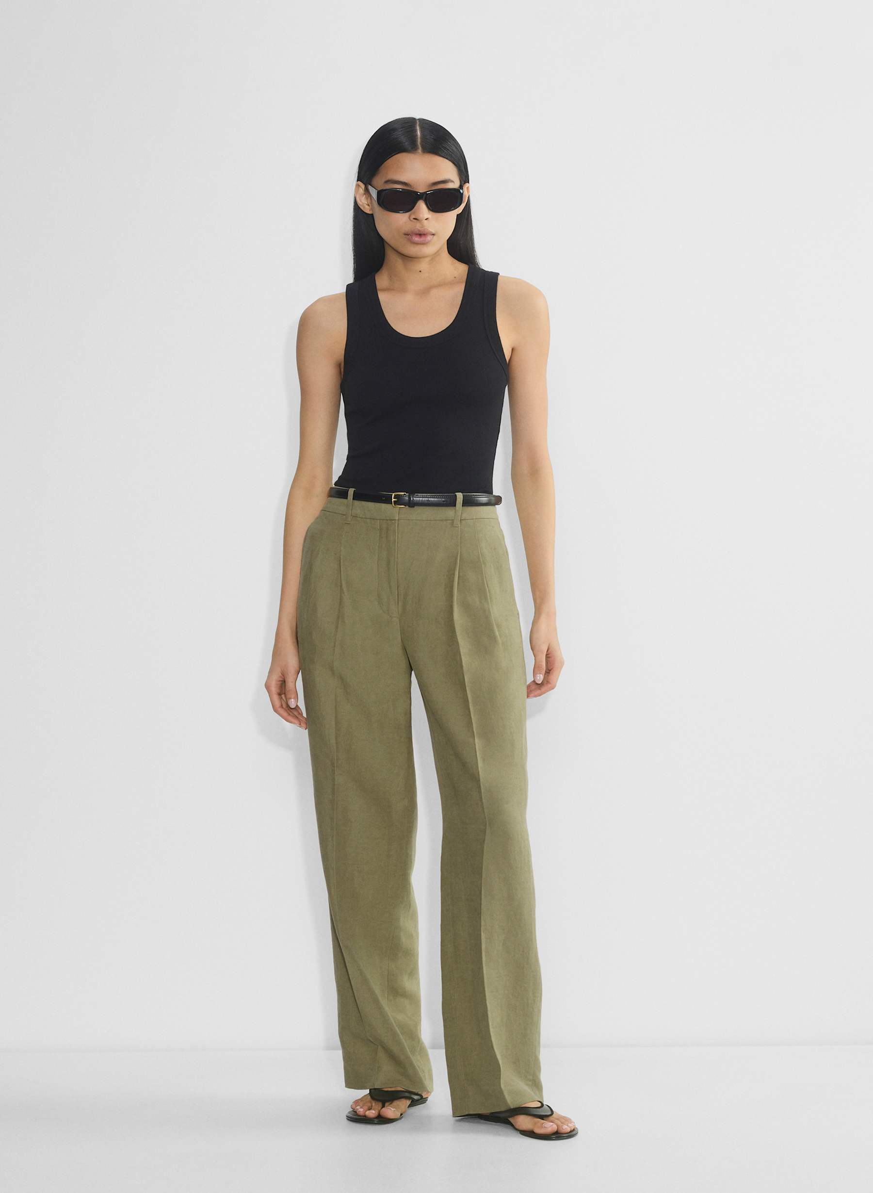 Aritzia The Effortless Pant%E2%84%A2 — photo 1