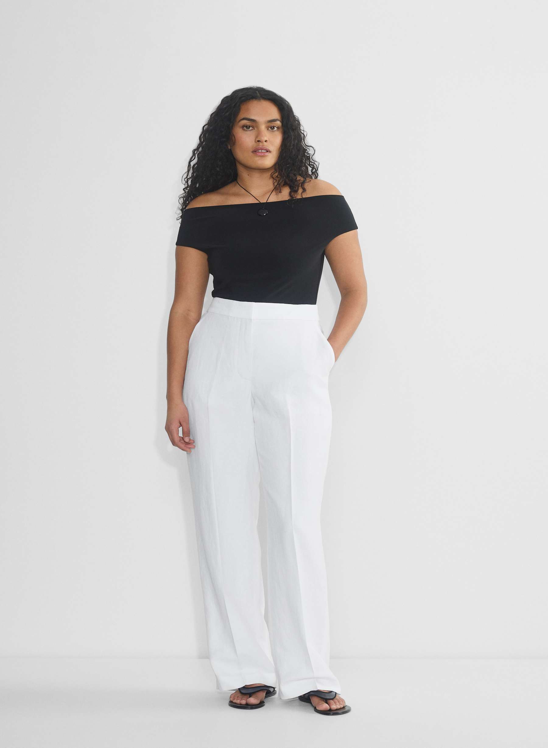 Aritzia The Limitless Pant™ Curve-Fit — photo 1