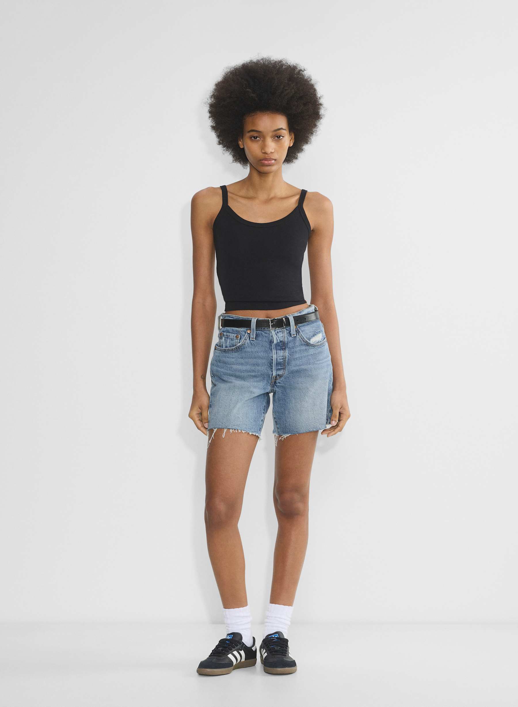 Levi's 501 Mid Thigh Jean Short — photo 1