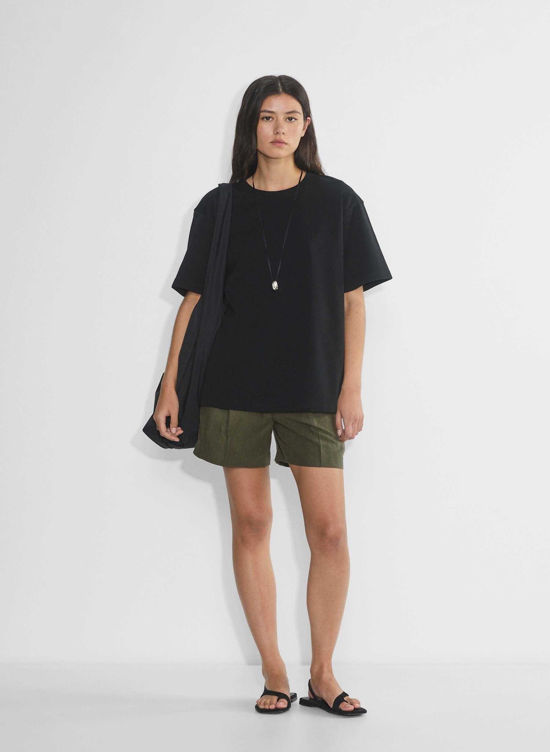 Aritzia The Effortless Short™ Mid-Thigh — photo 1