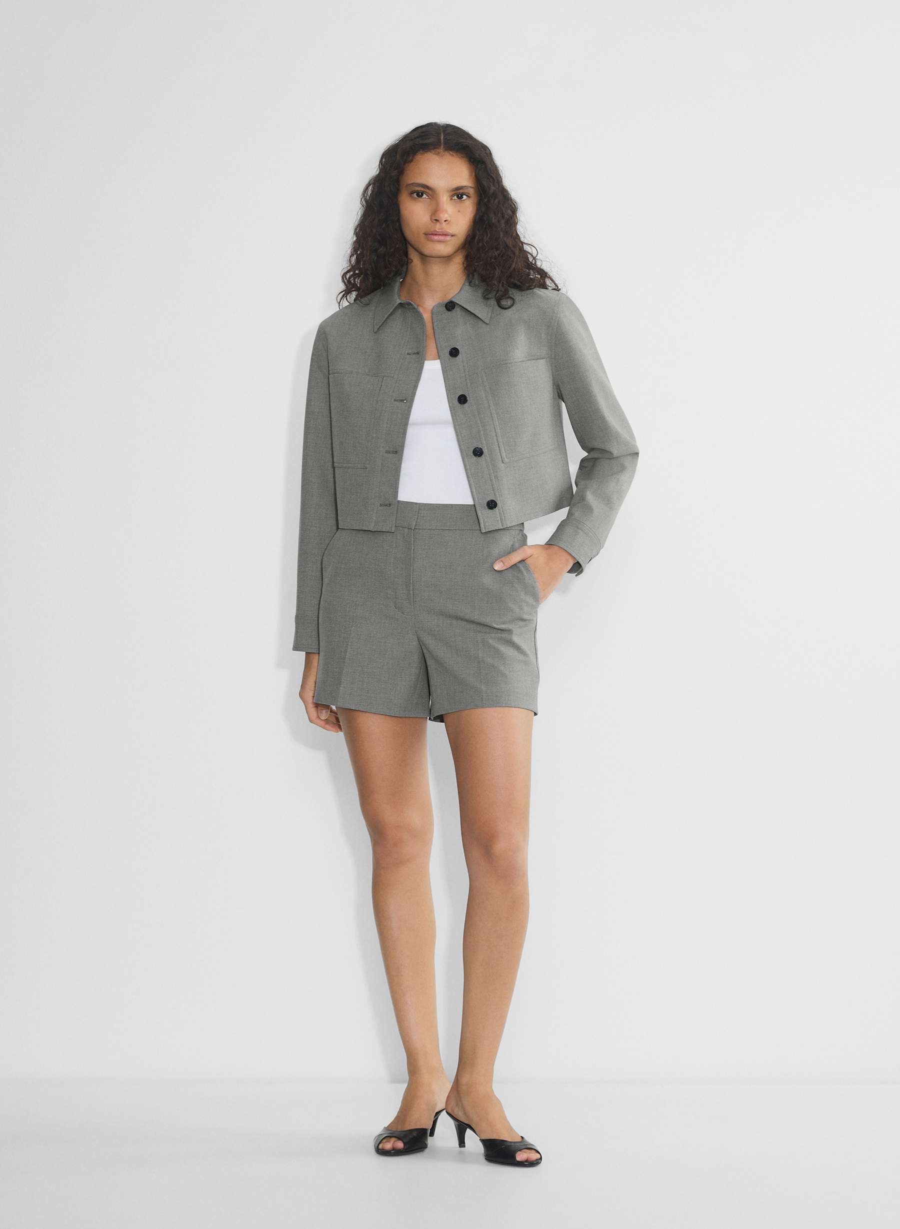 Aritzia The Limitless Short™ Mid-Thigh — photo 1
