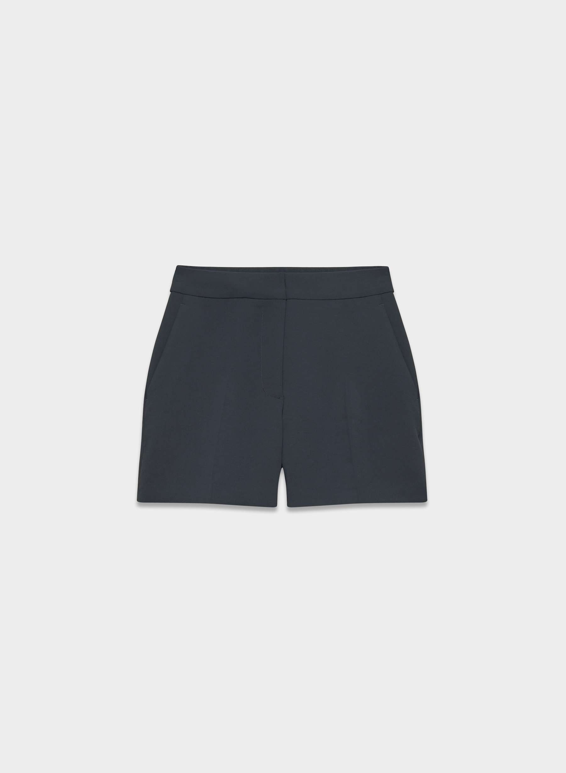 Aritzia The Limitless Short™ Curve-Fit Mid-Thigh — photo 1