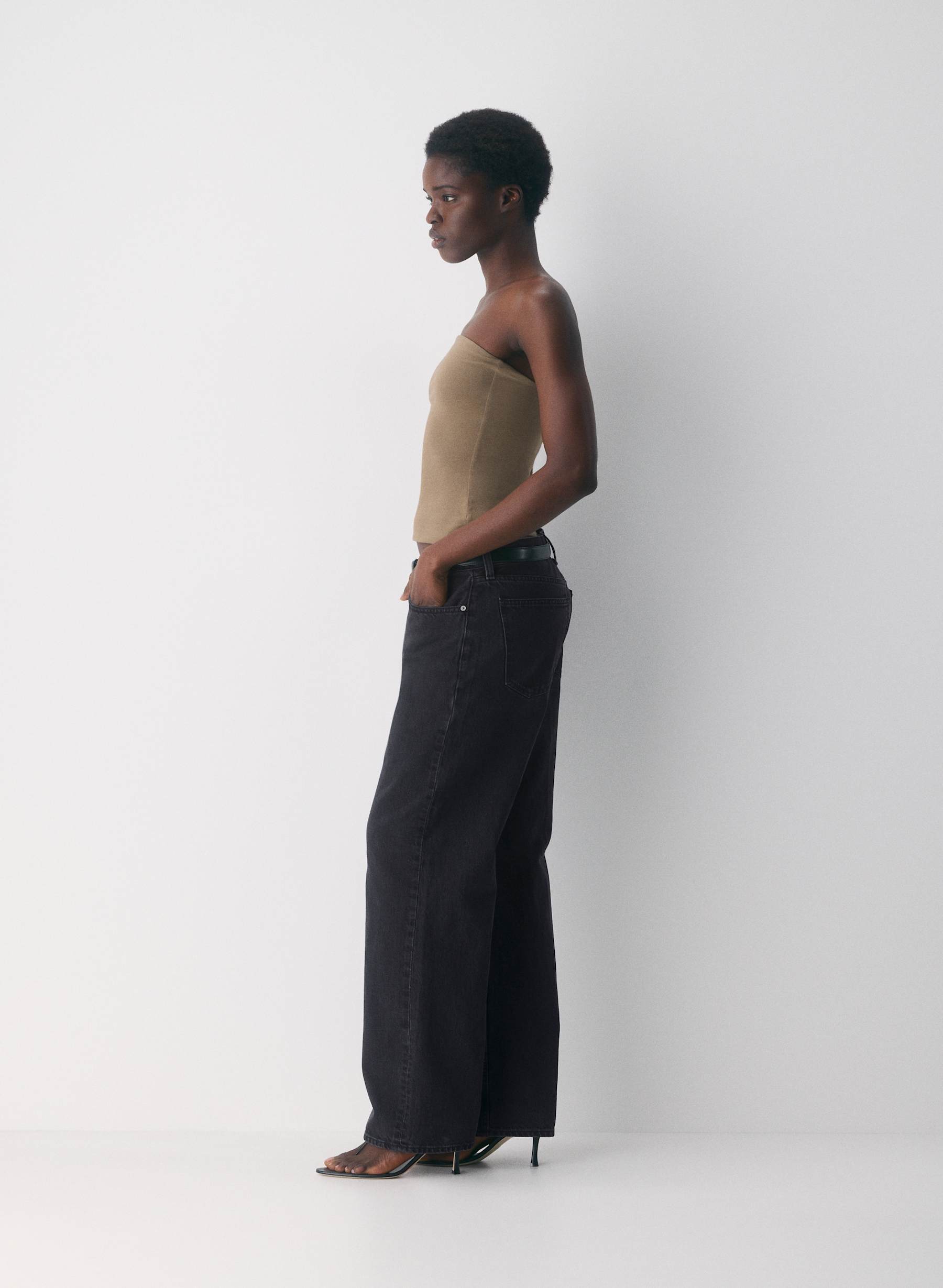 Aritzia Casual Contour Hi-Hip Tube Top — photo 5