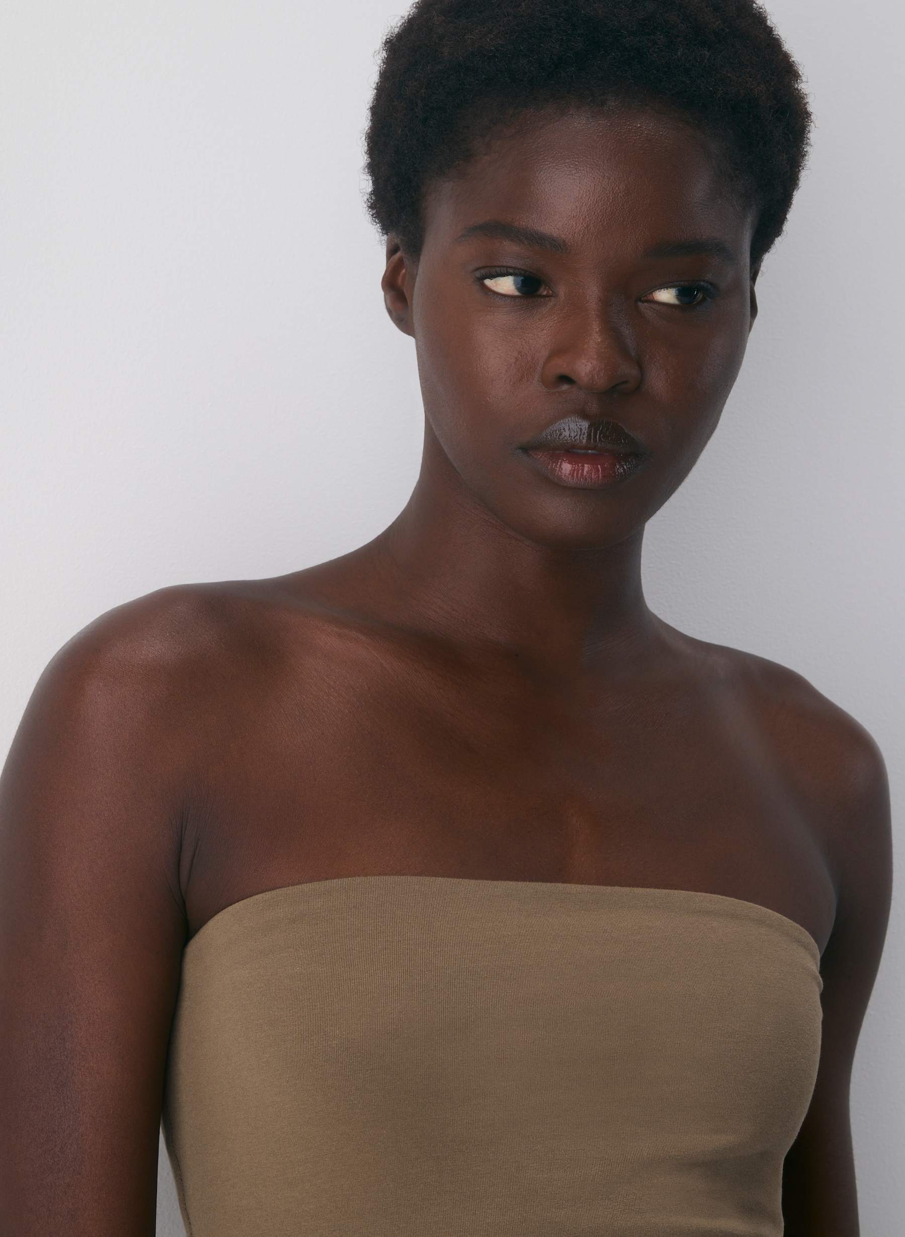 Aritzia Casual Contour Hi-Hip Tube Top — photo 6