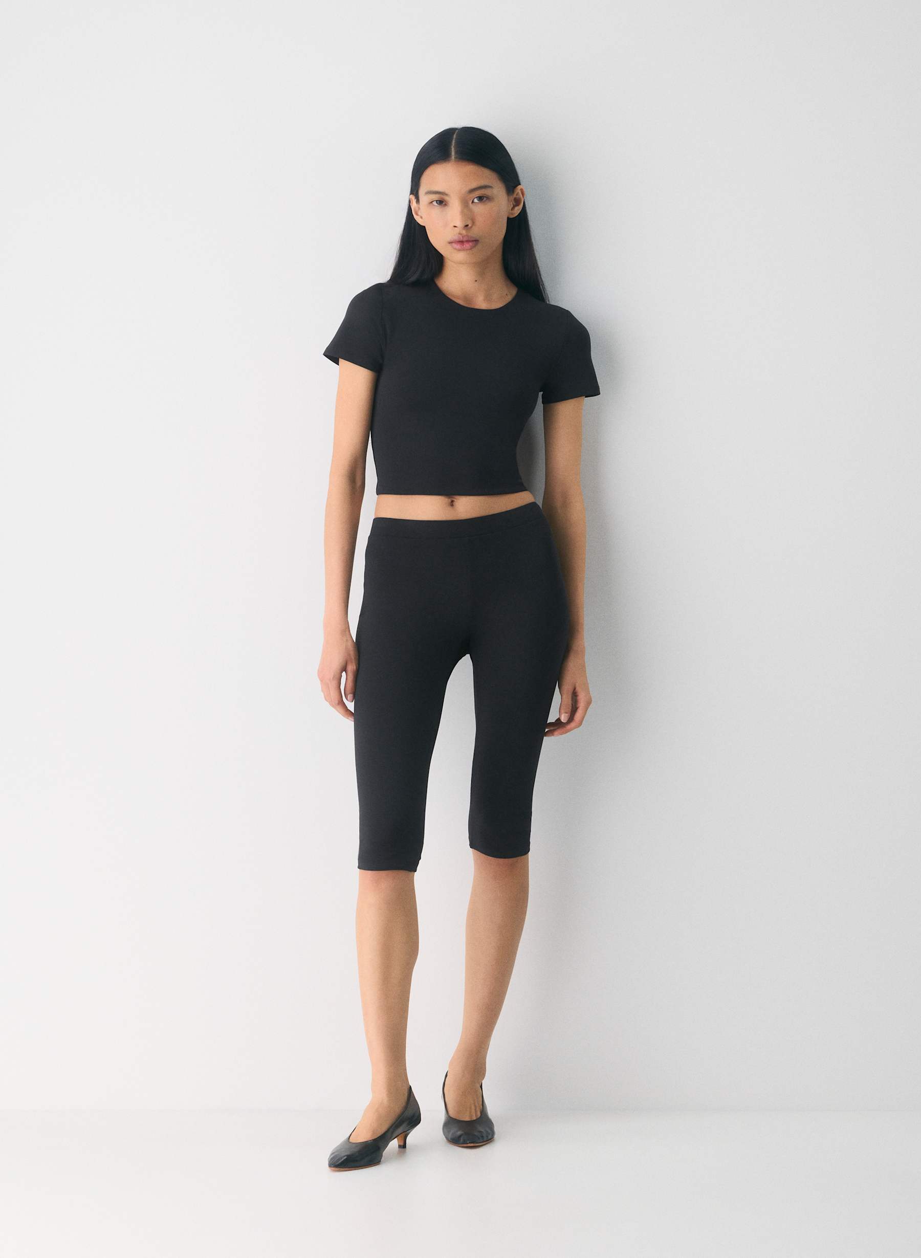 Aritzia Original Contour Marvel Crew Waist T-Shirt — photo 1