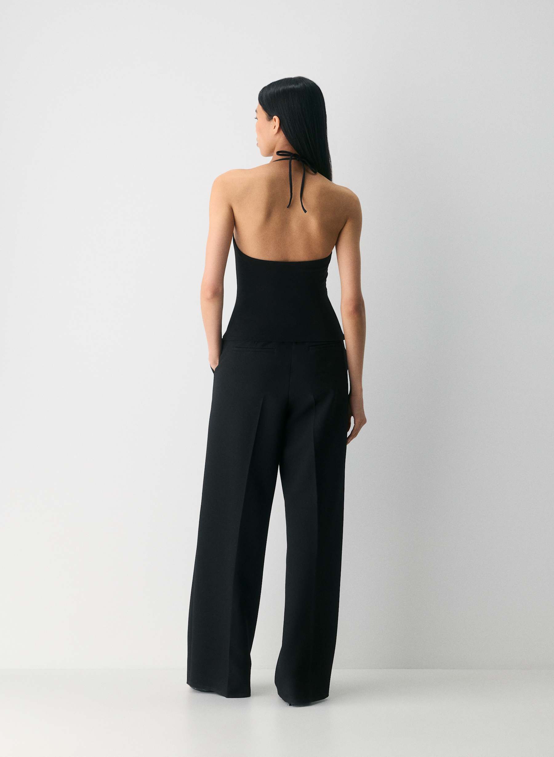 Aritzia Casual Contour Grace Halter Top — photo 6