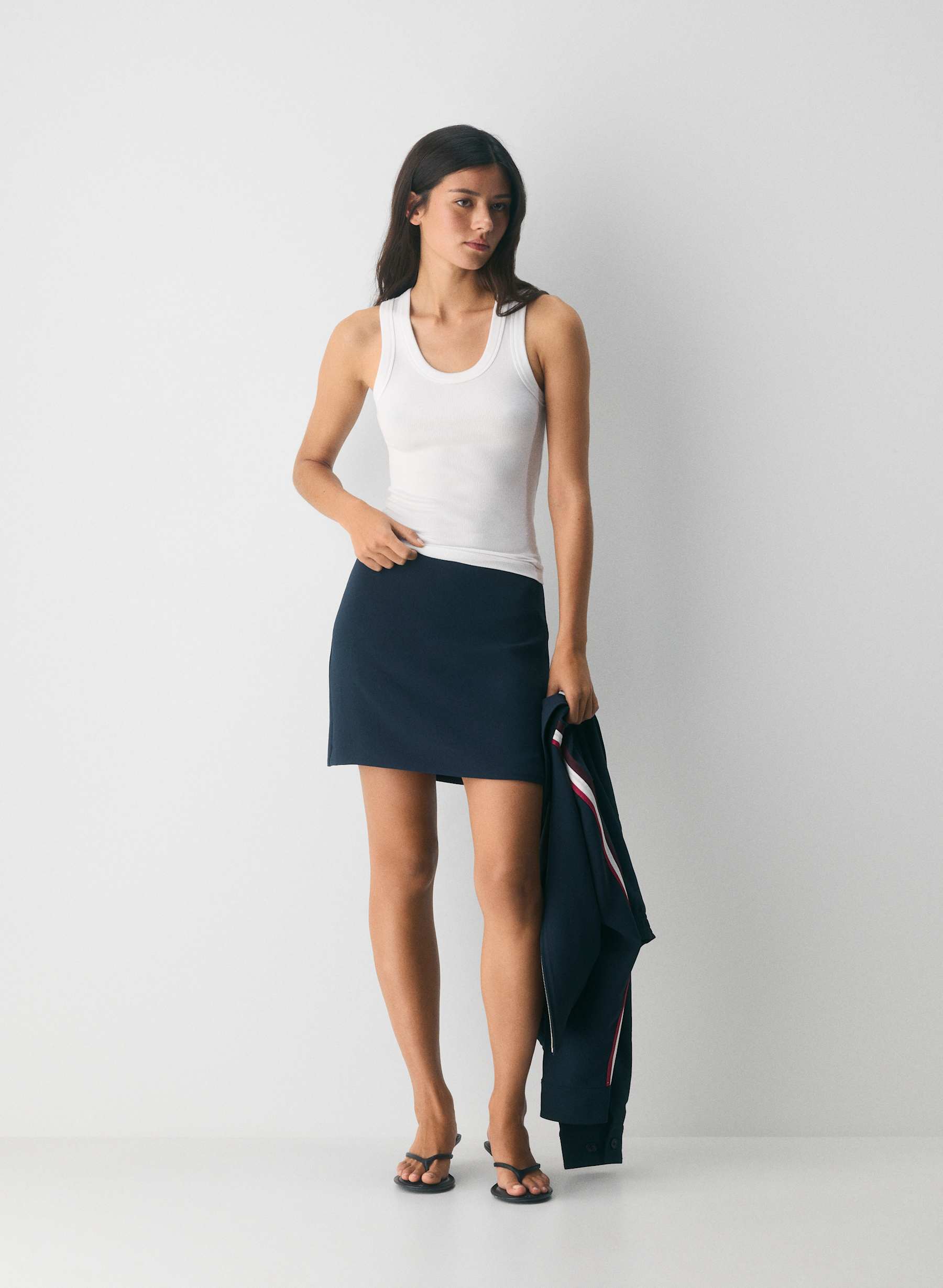 Aritzia Classic Mini Skirt — photo 1