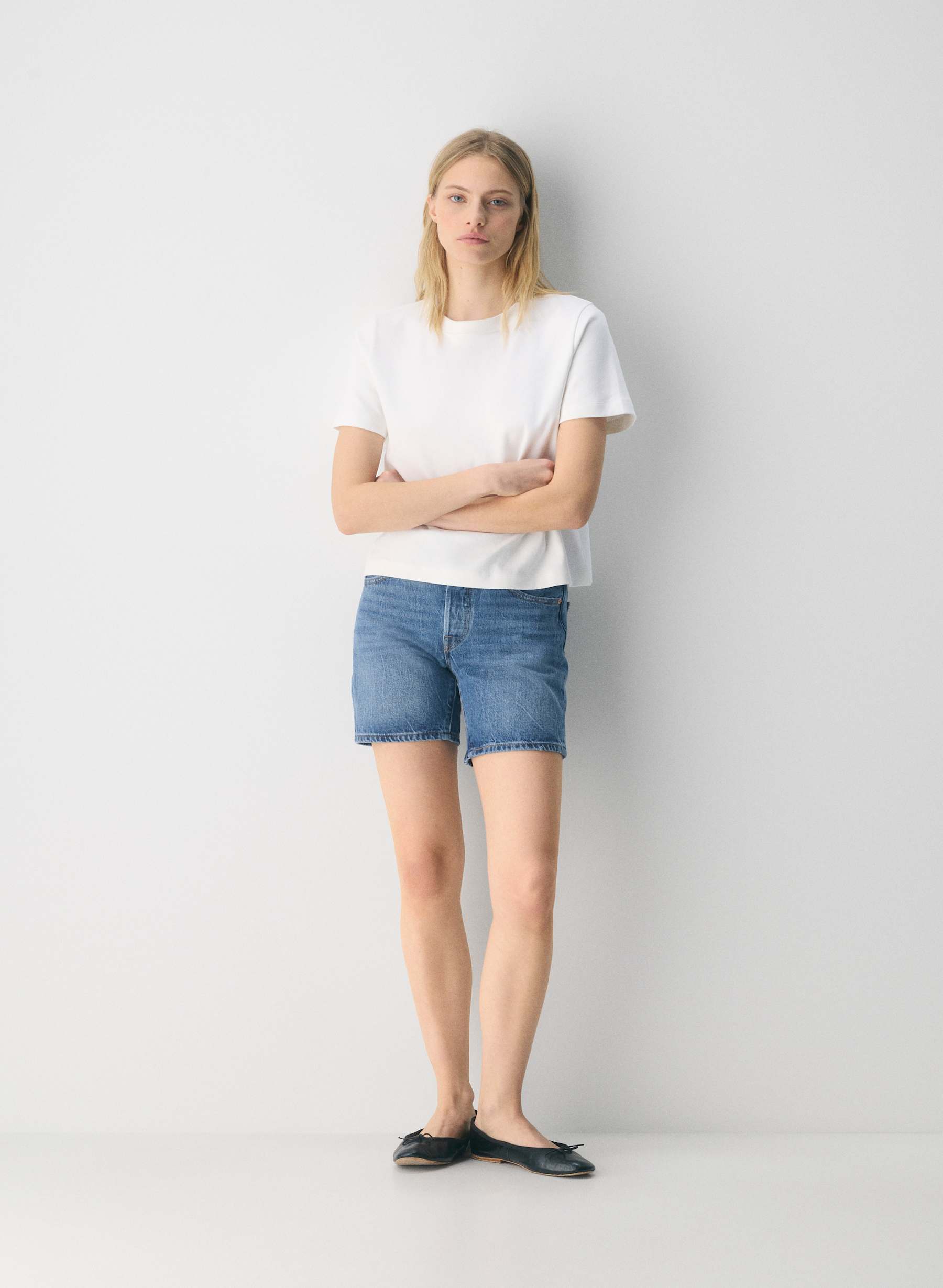 Levi's 501 Mid Thigh Jean Short — photo 1
