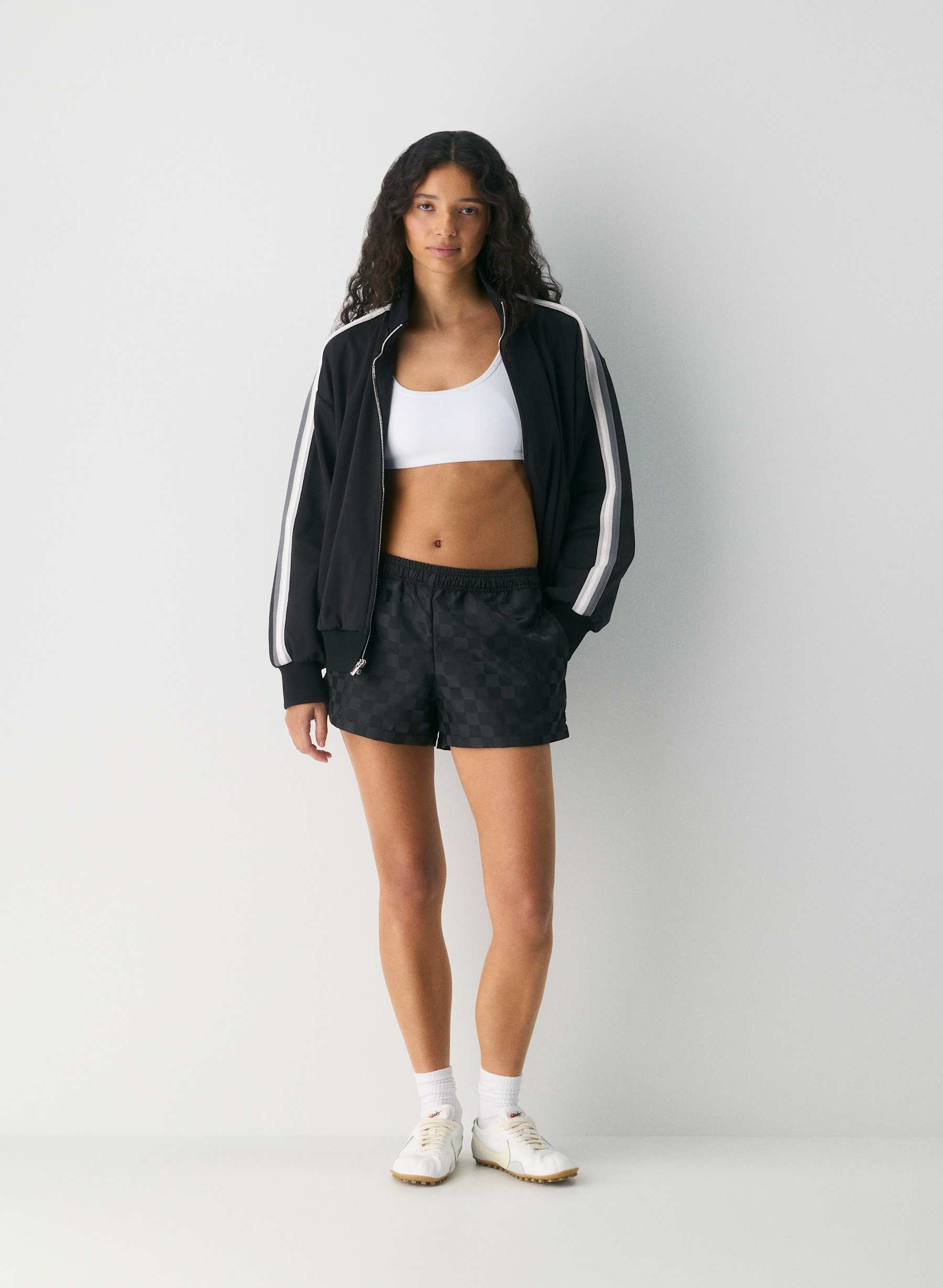 Aritzia Medallion Mini Short — photo 1