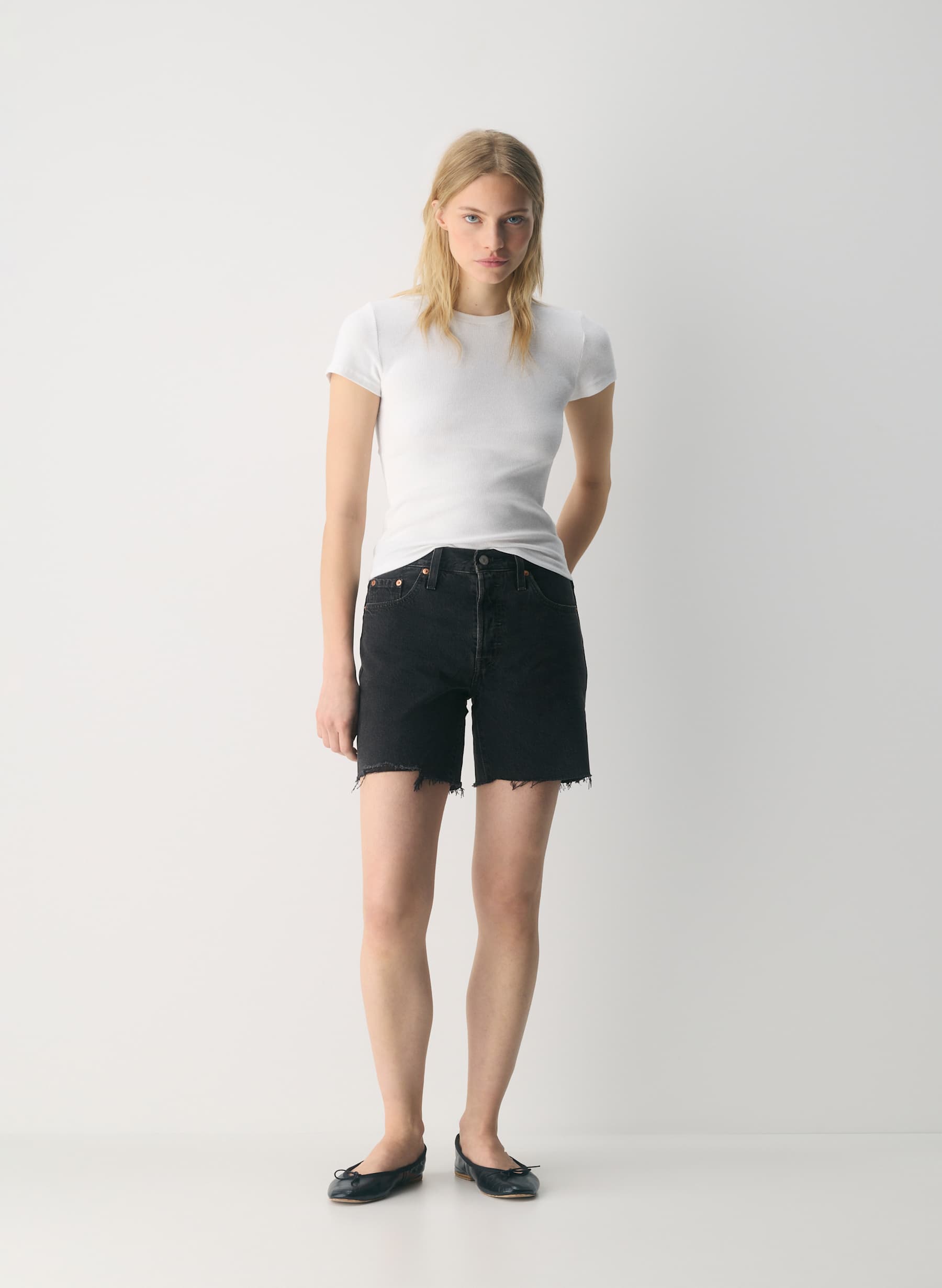 Levi's 501 Mid Thigh Jean Short — photo 1