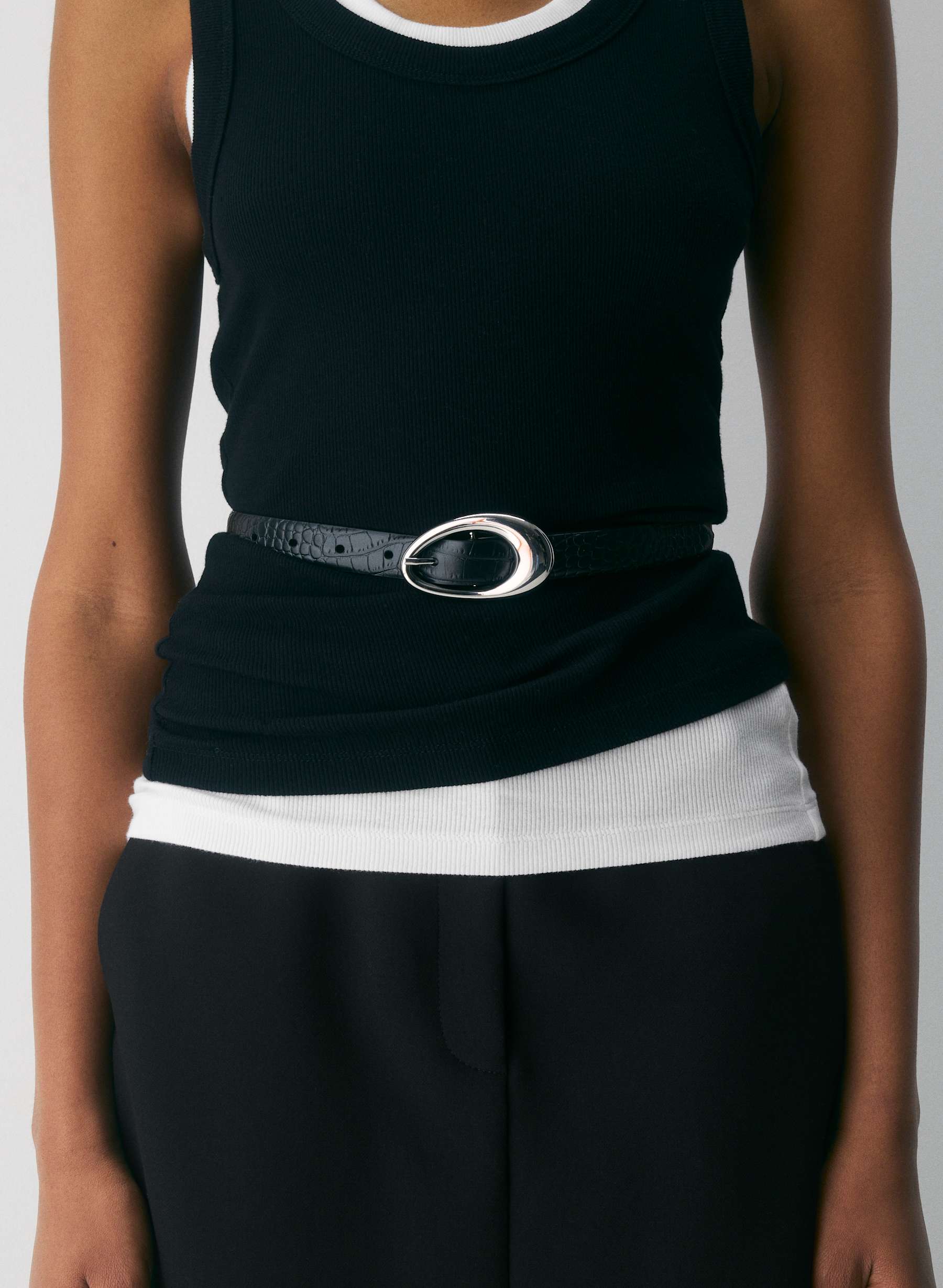 Aritzia Perennial Solid Brass Leather Belt — photo 1