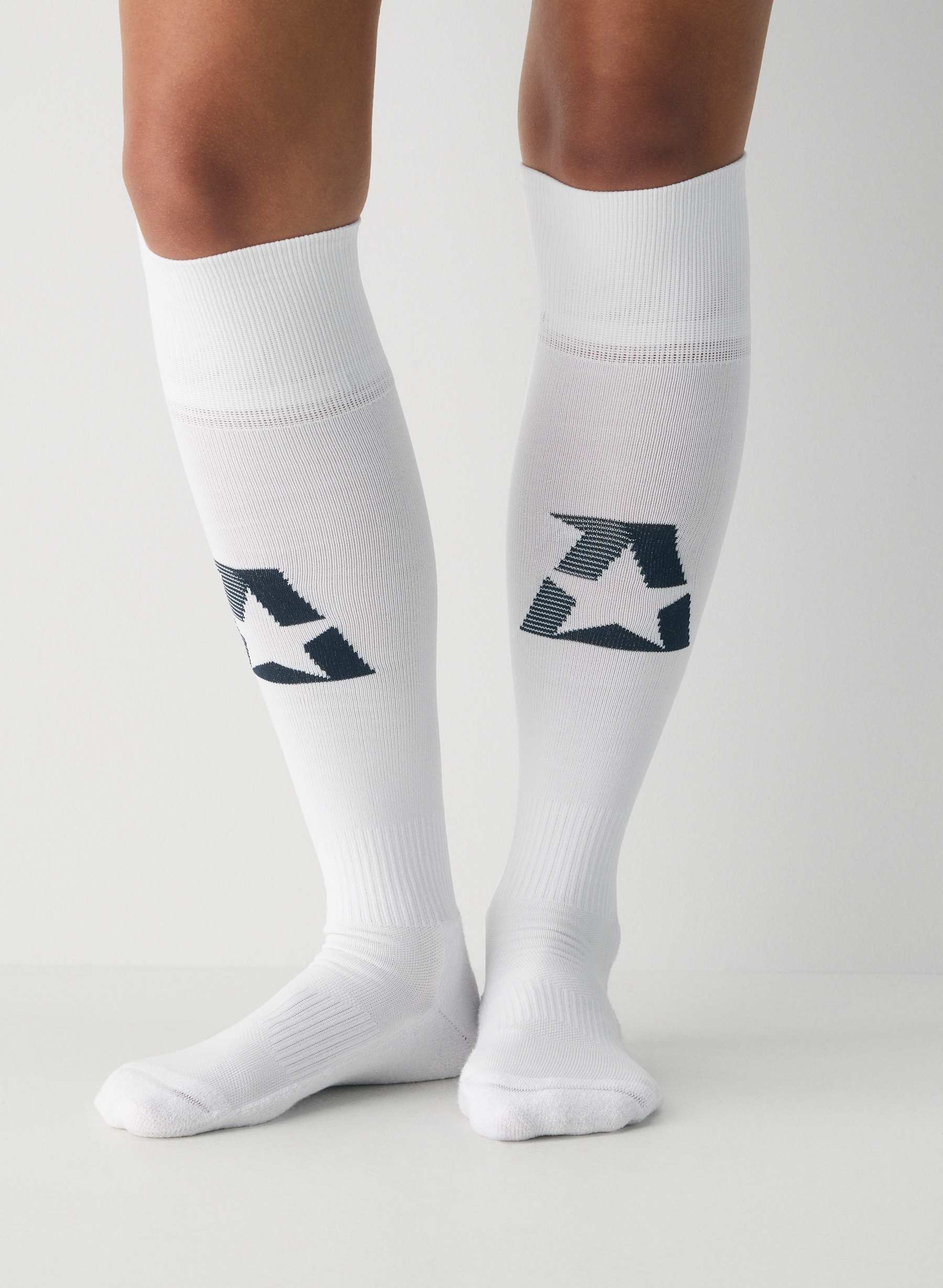 Aritzia SoftSet™ Stepover Knee-High Sock — photo 1