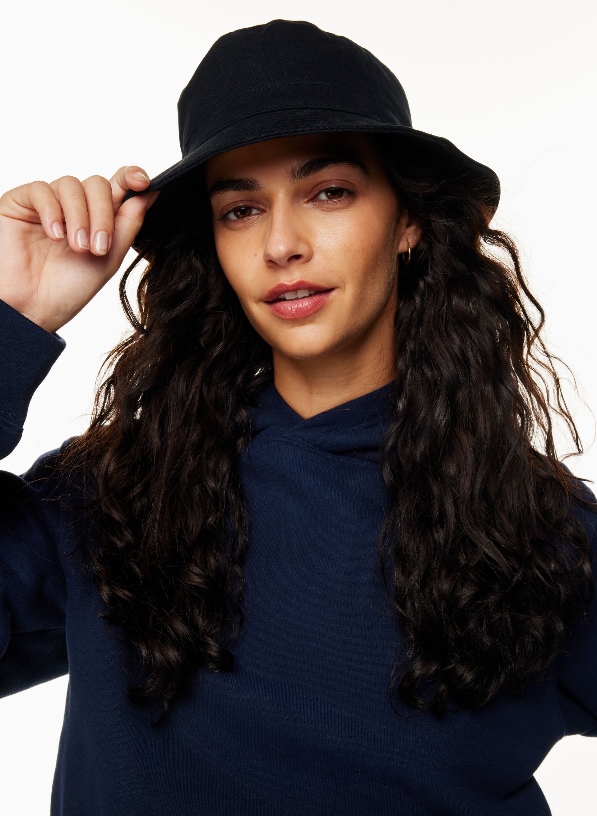 TNA Aritzia Bucket Hat Medium/Large Fall Style 2023 Black Aritzia Black Hats for Women | Mercari main image 4