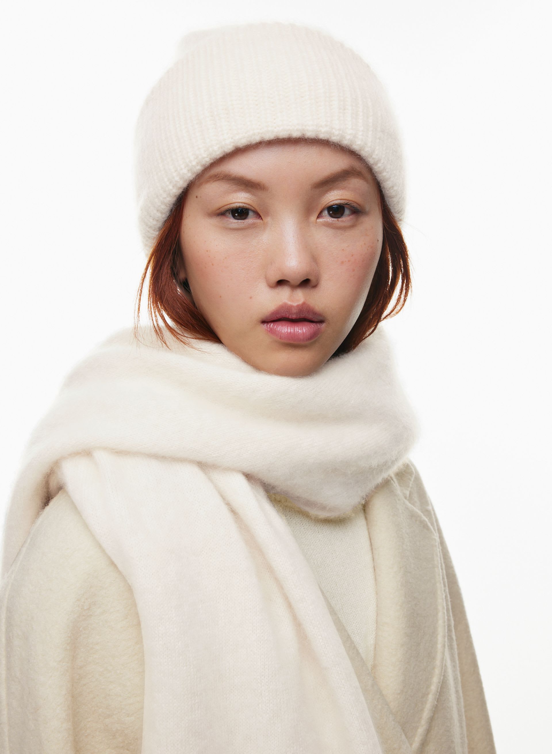 Aritzia Babaton Cashmere Ribbed Knit Cuffed Beanie Cashmere Crowned Beanie | Aritzia US main image 4