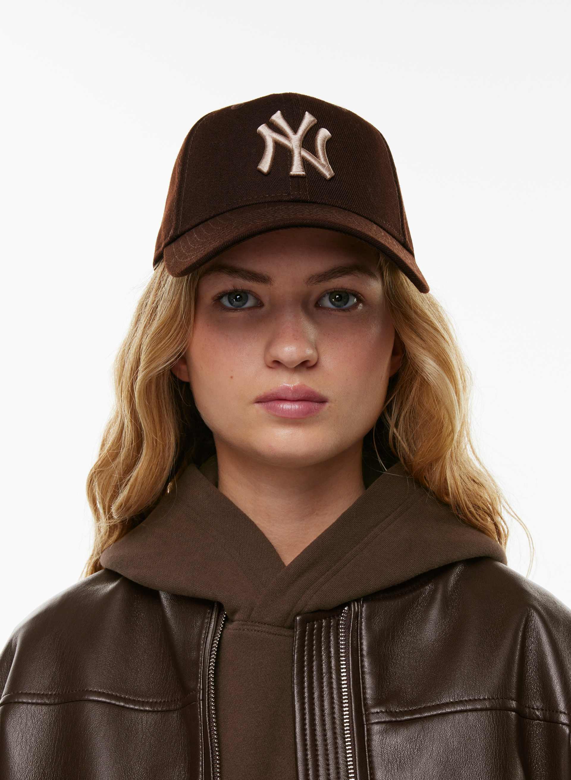 NEW KENSIE women\'s baseball cap in brown New York Yankees Premium New Era 9Twenty Tan/Walnut Safari  main image 2