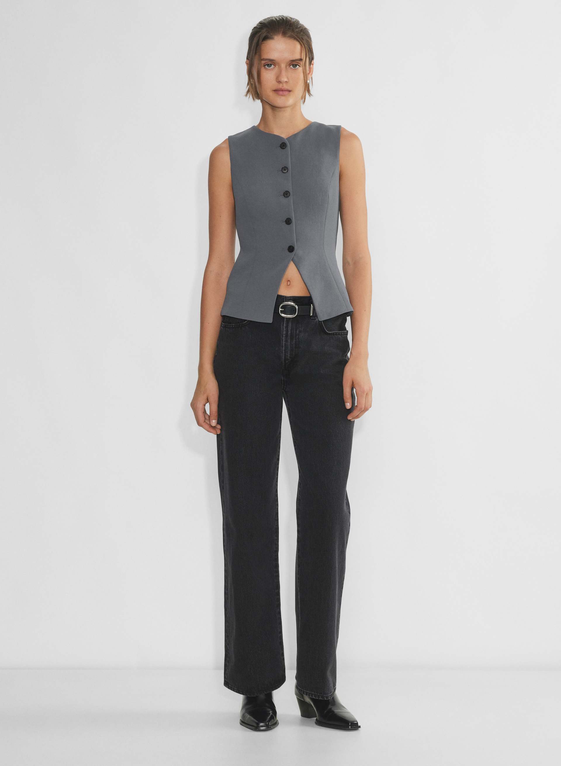 値下げTheredthread S ring tailored vest グレー Regal Vest - Crepette™ | Aritzia US