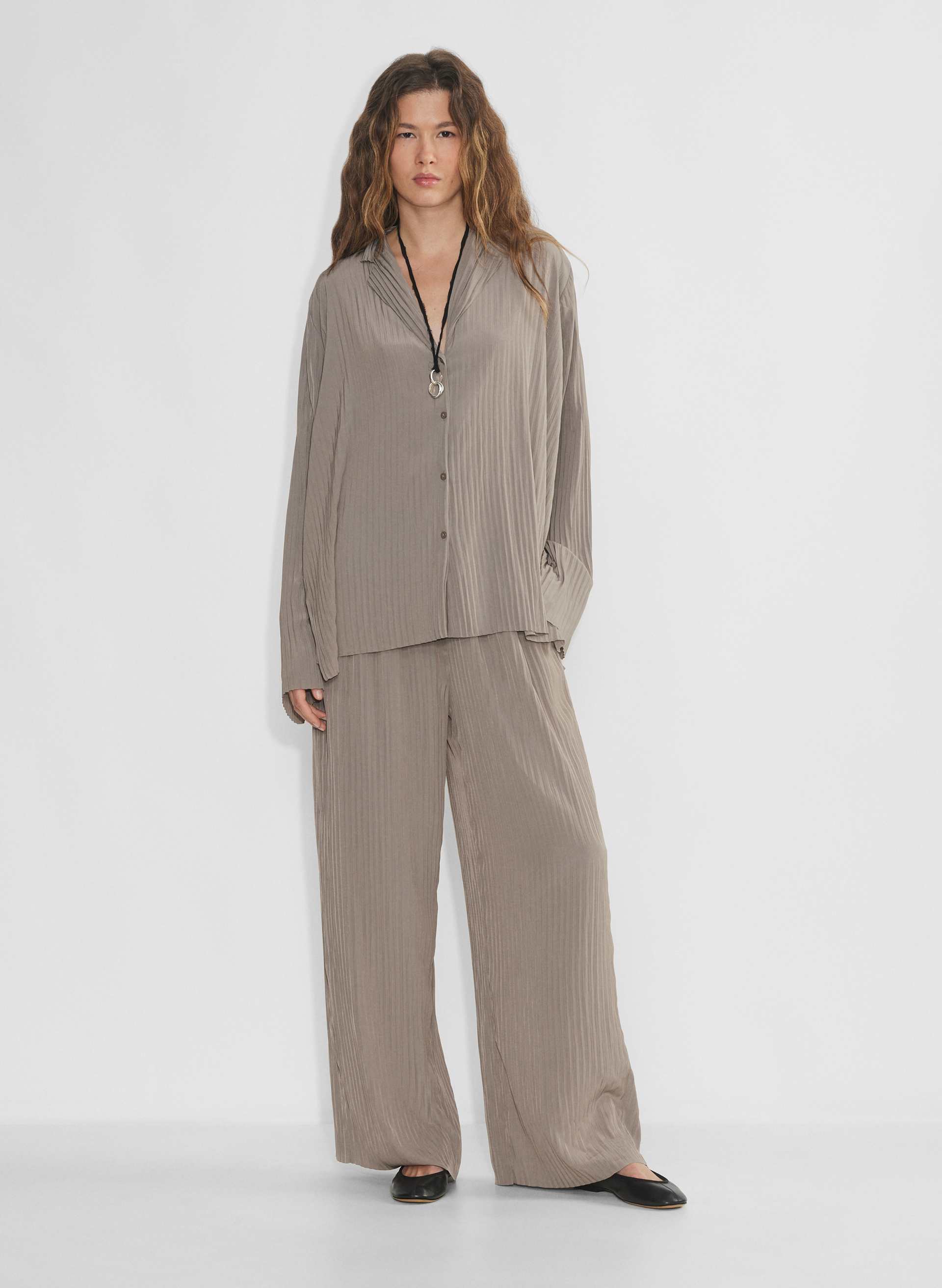 KAI WHEAT and SILVER ブラウス Passageway Pant | Aritzia US