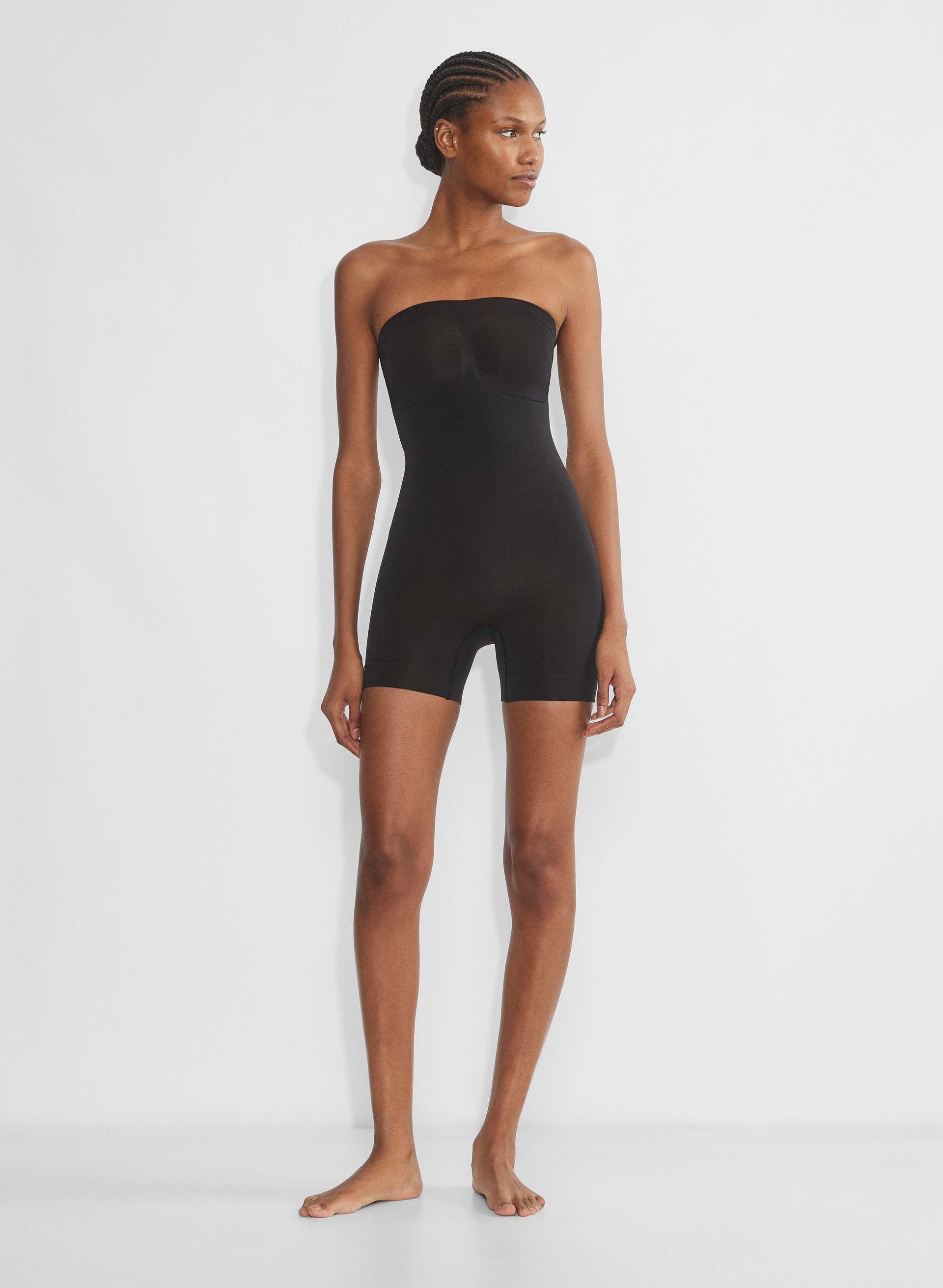 Aritzia Women's Shapeenhance Seamless Strapless Romper in Black | Medium