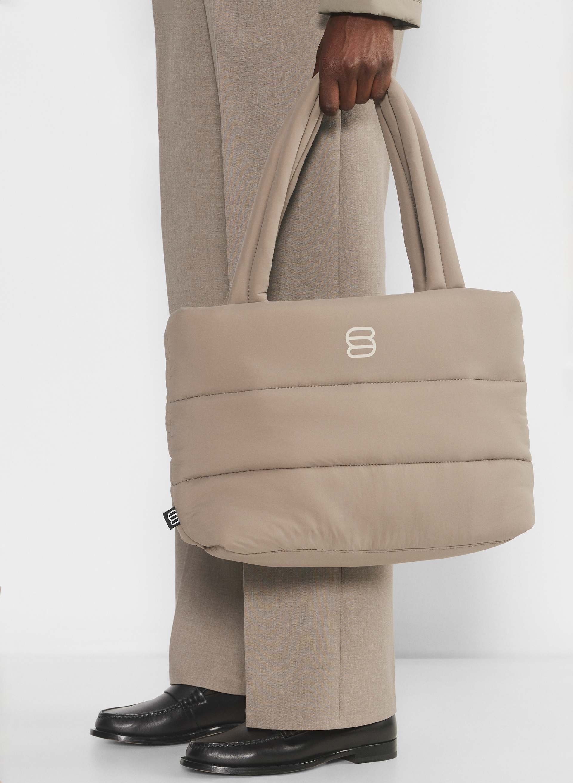 The Super Puff™ Smaller Tote Bag - cliMATTE™ | Aritzia CA