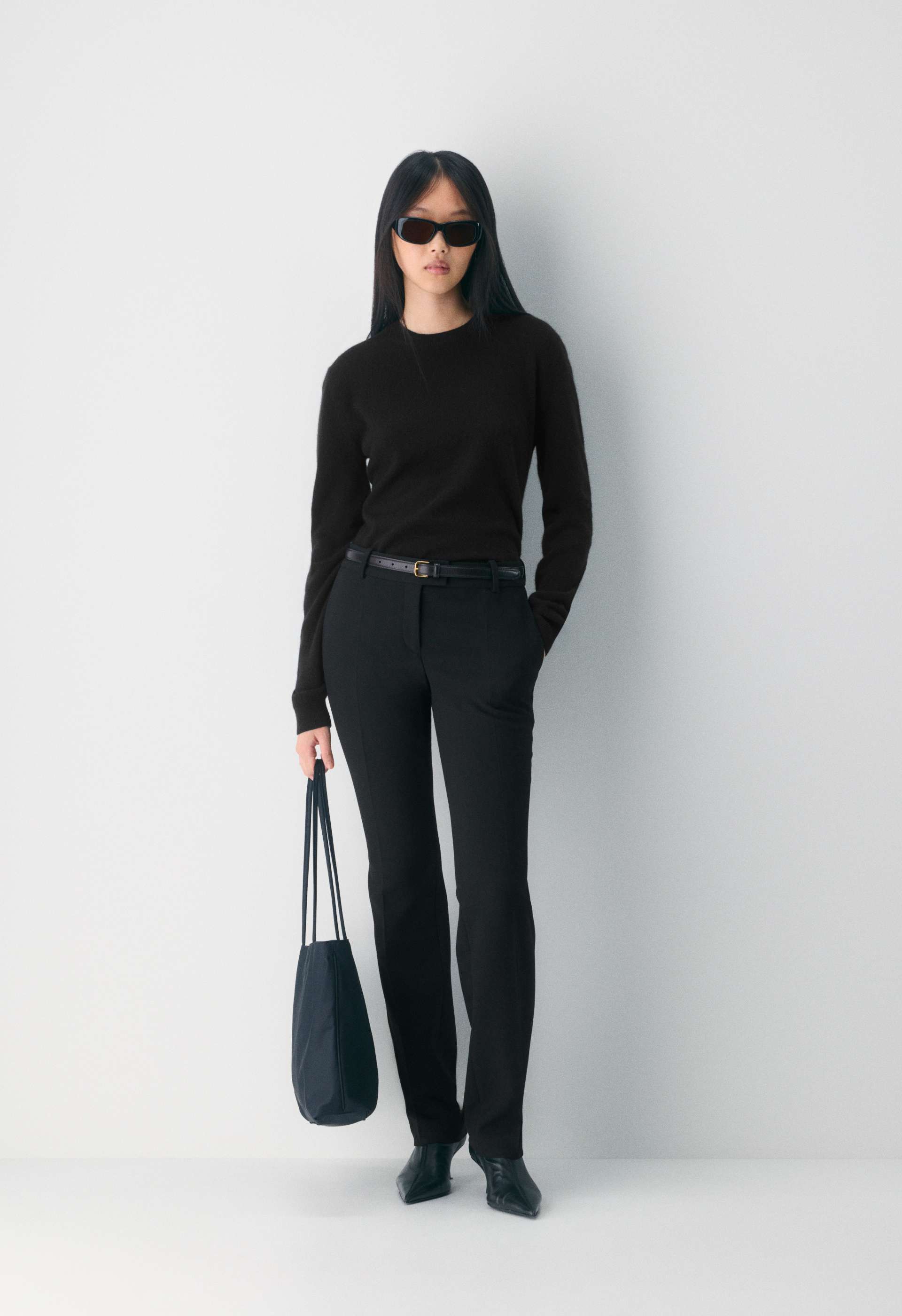 Bare Cashmere Crew Sweater | Aritzia US