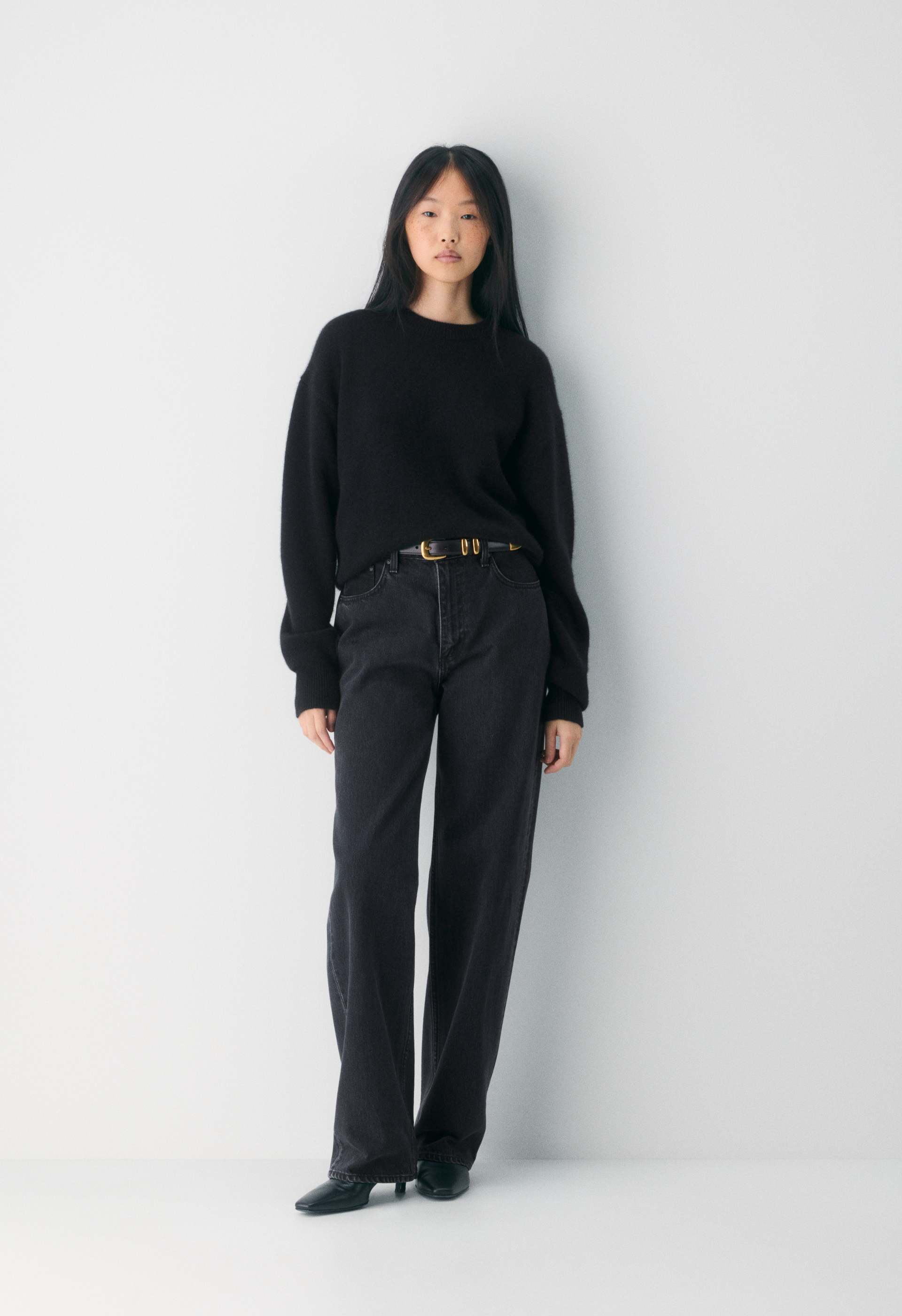 Essential Cashmere Relaxed Crew Sweater