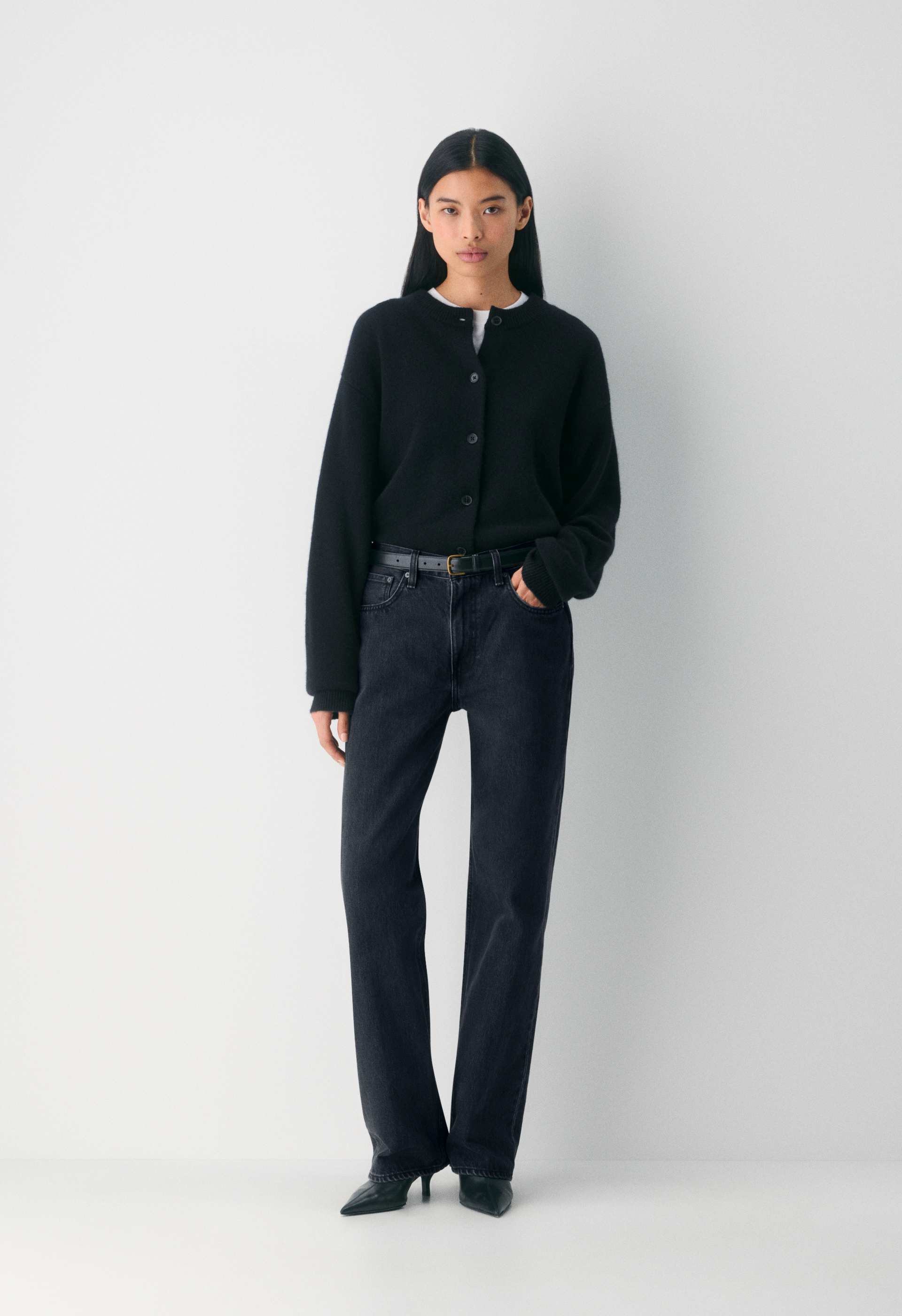 Essential Cashmere Relaxed Crew Cardigan