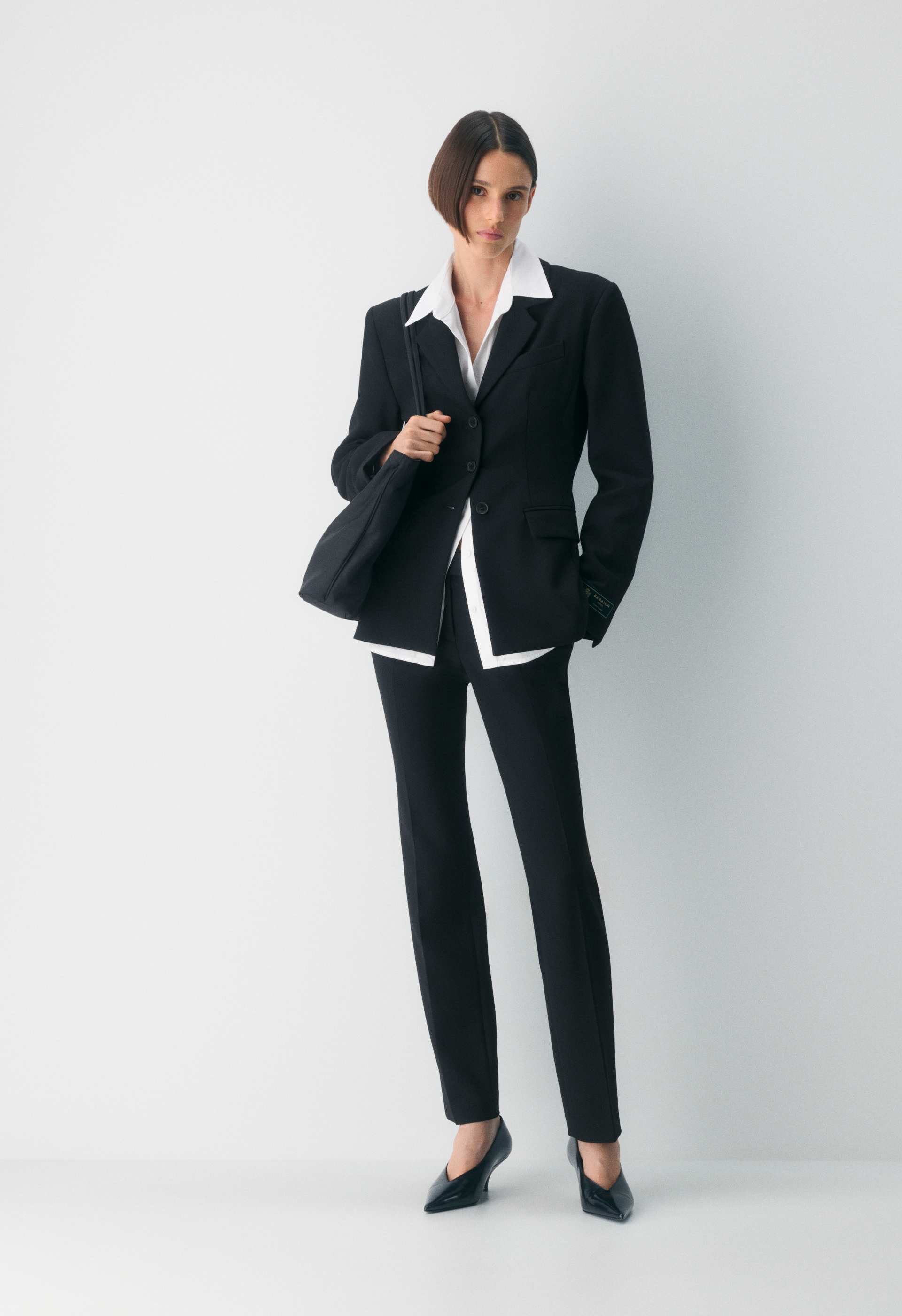 Standout Blazer - (Re)ssential