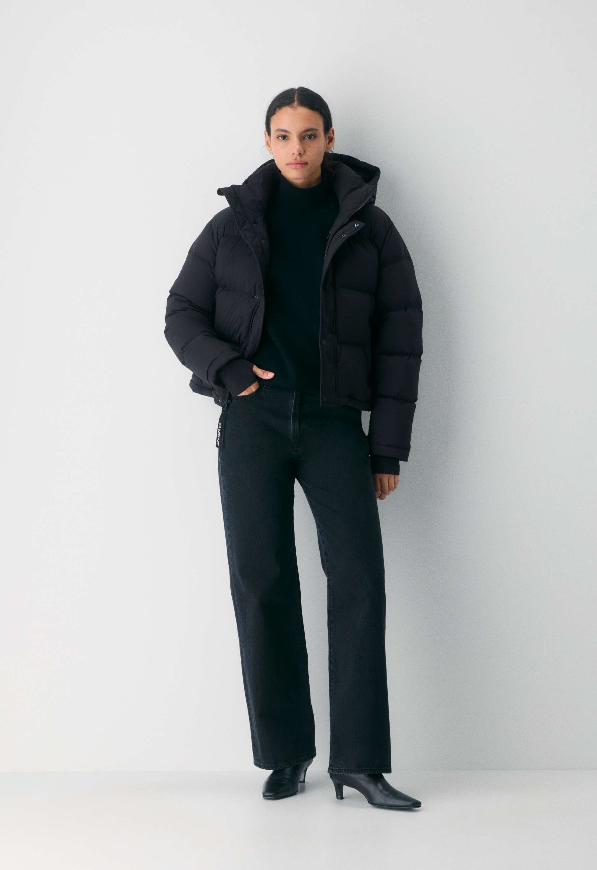 The Super Puff™ Shorty - cliMATTE™ | Aritzia CA