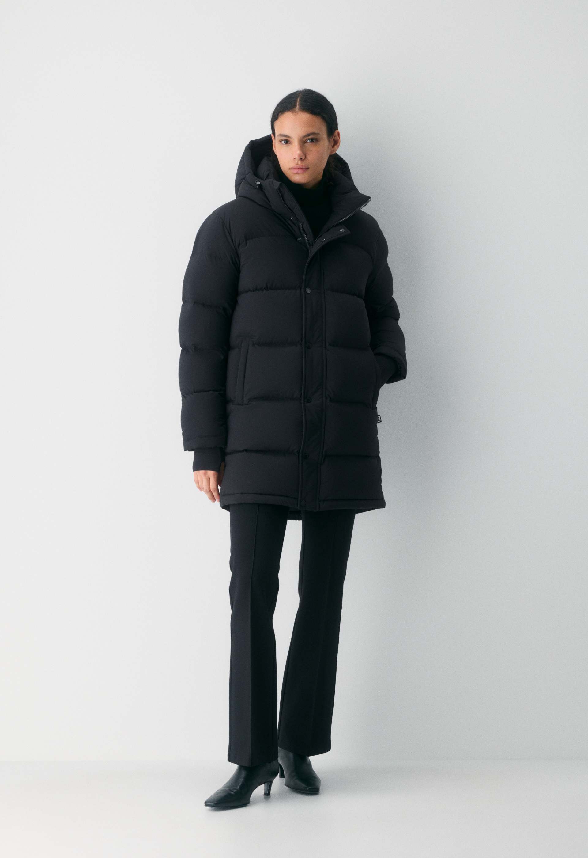 Aritzia- The Super Puff™ Mid
