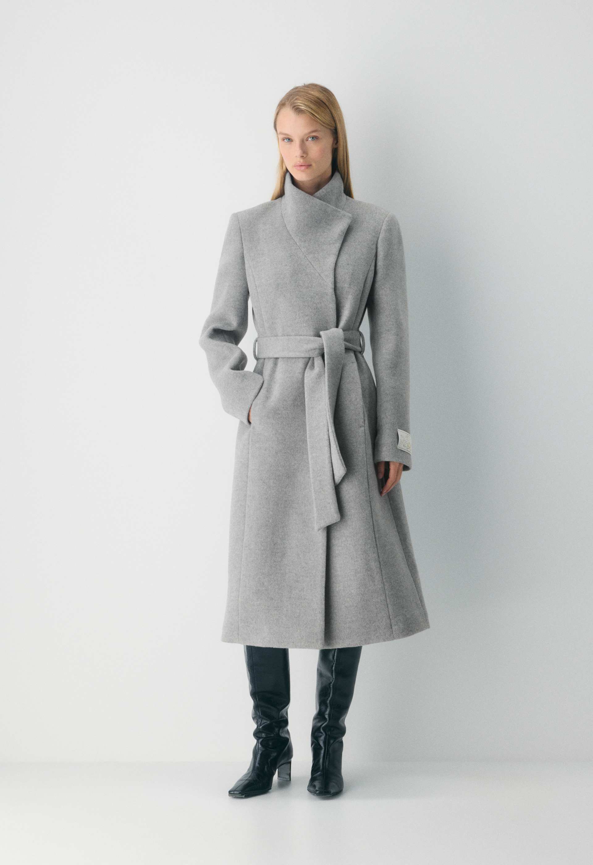 The Connor Long Coat - Soft Wool Cashmere | Aritzia US