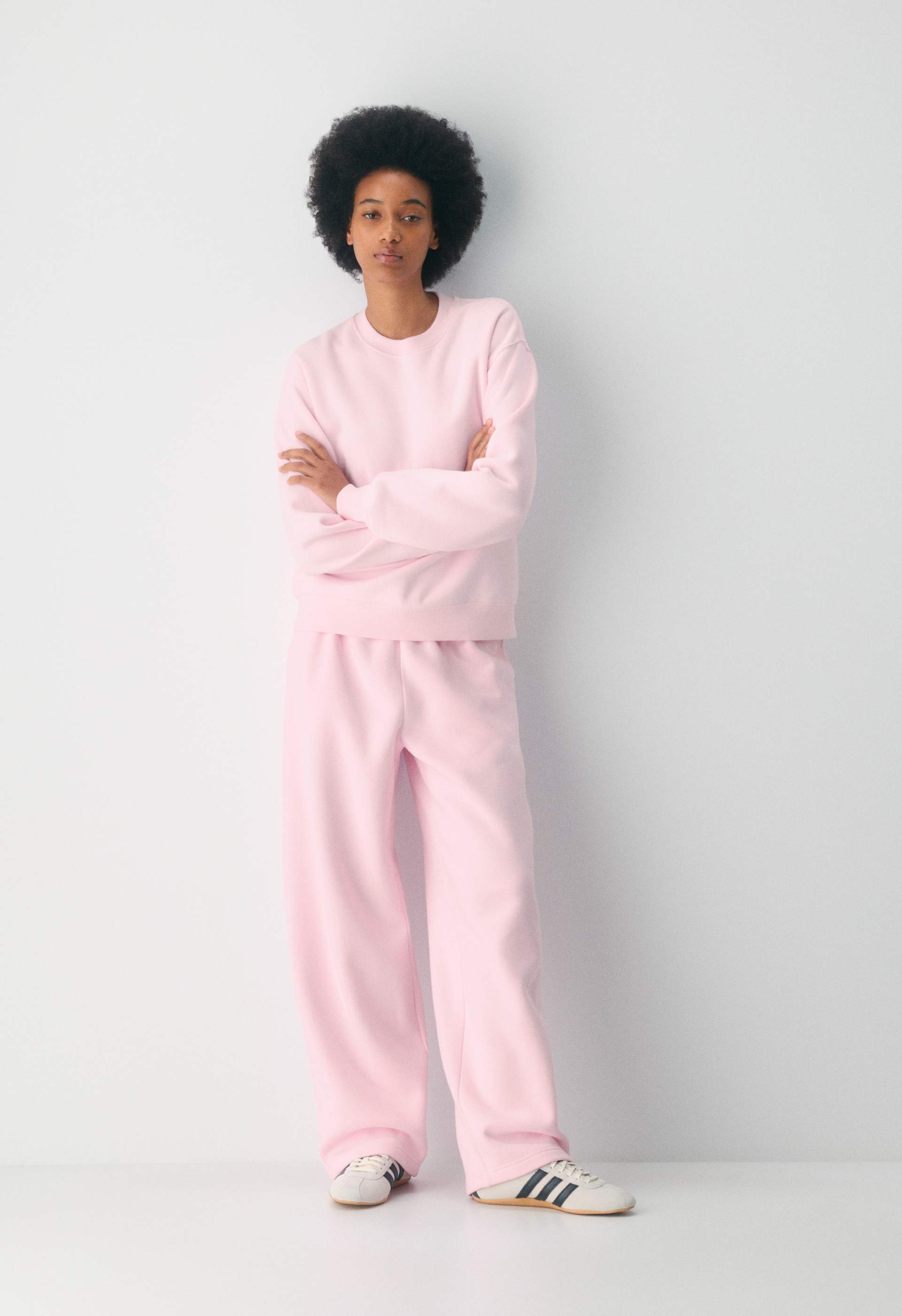 Cozy Sweatfleece Boyfriend Barrel Sweatpant | Aritzia US