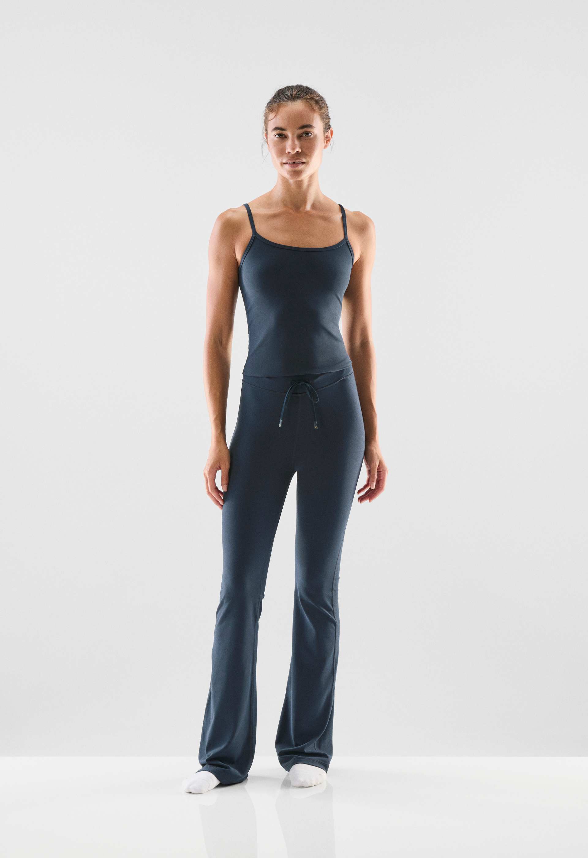 BUTTER Loop Bootcut 32” Legging