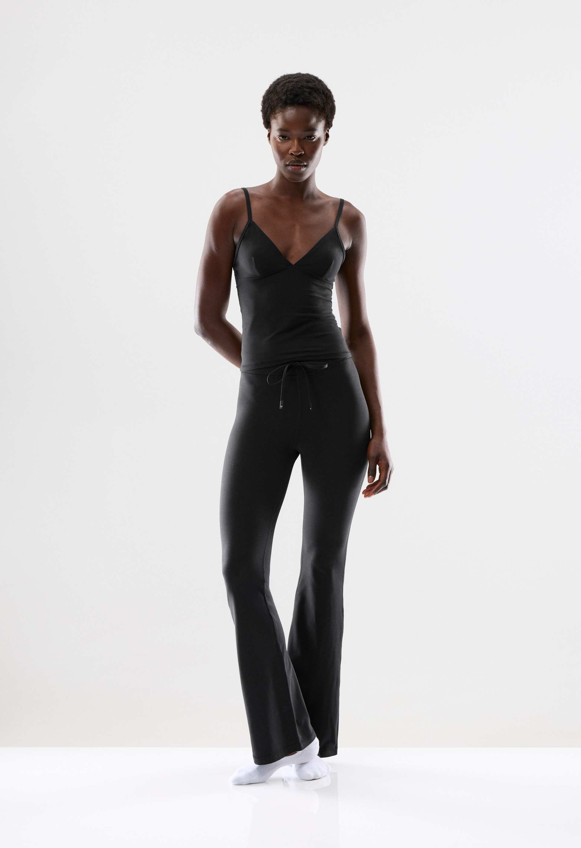 BUTTER Loop Bootcut 32” Legging BLACK (SIZE SMALL/4)