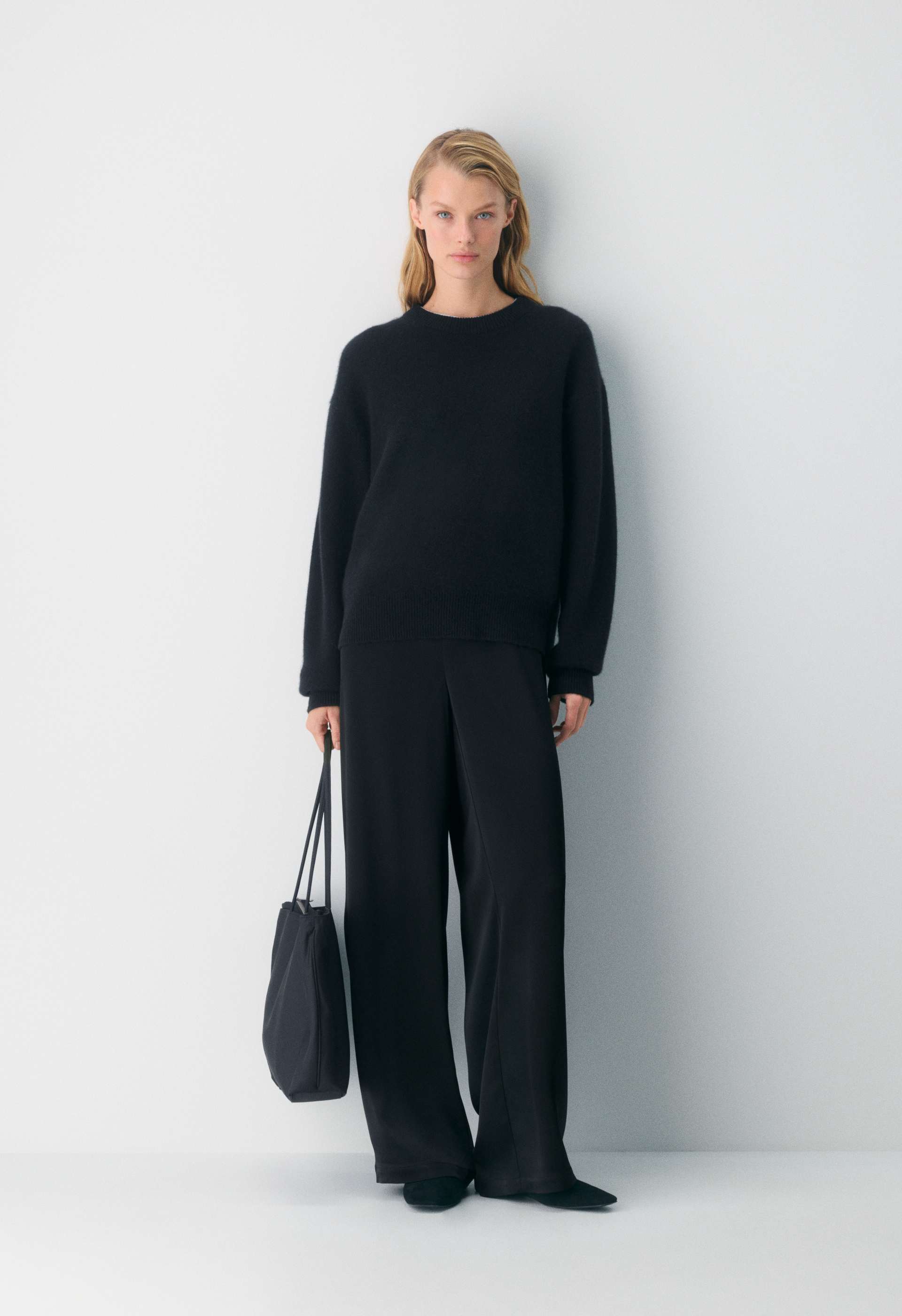 Aritzia アリツィア　ヨガウエア　ロンパー　黒 Archer Satin Pant | Aritzia US