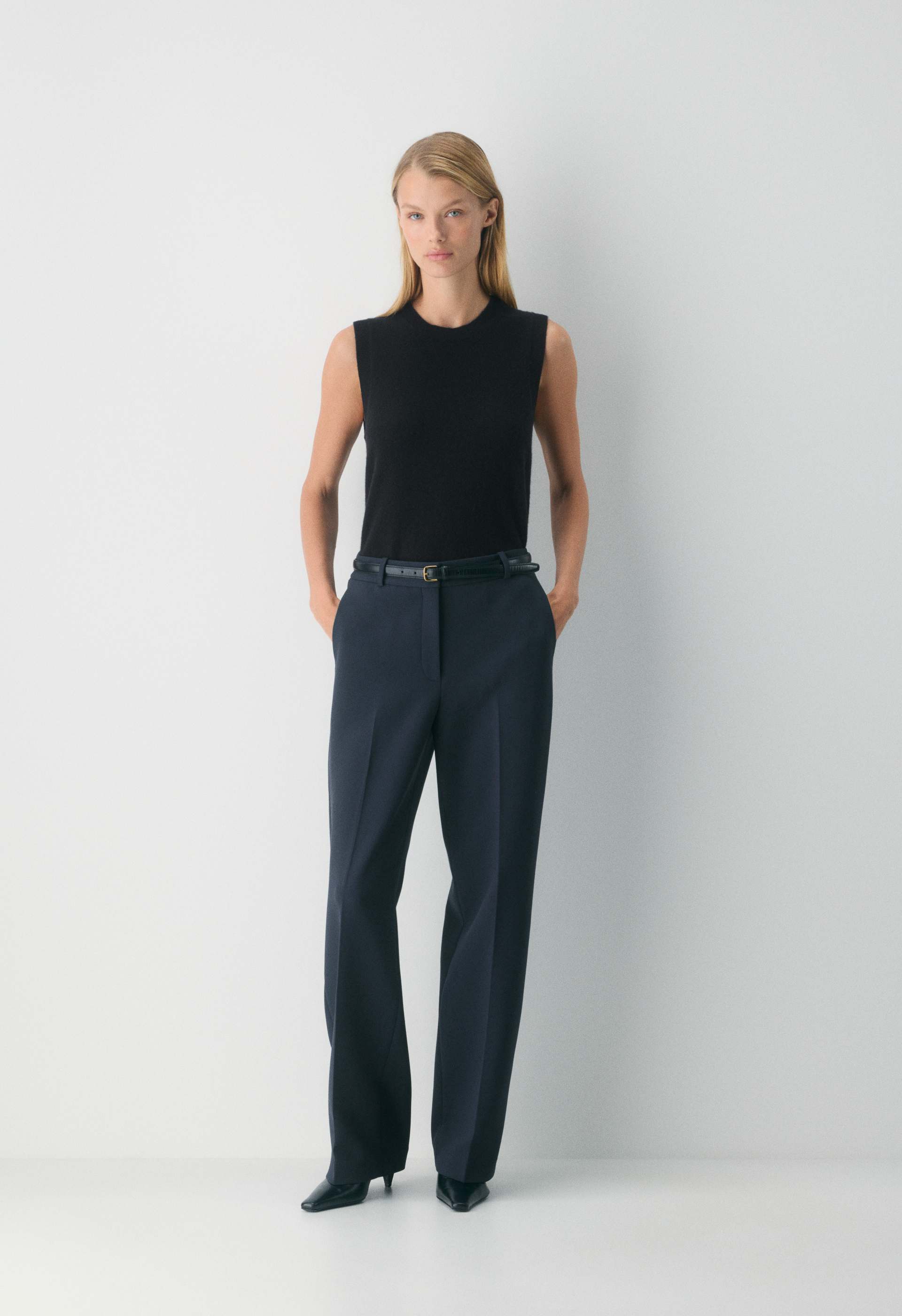 New Agency Pant - (Re)ssential