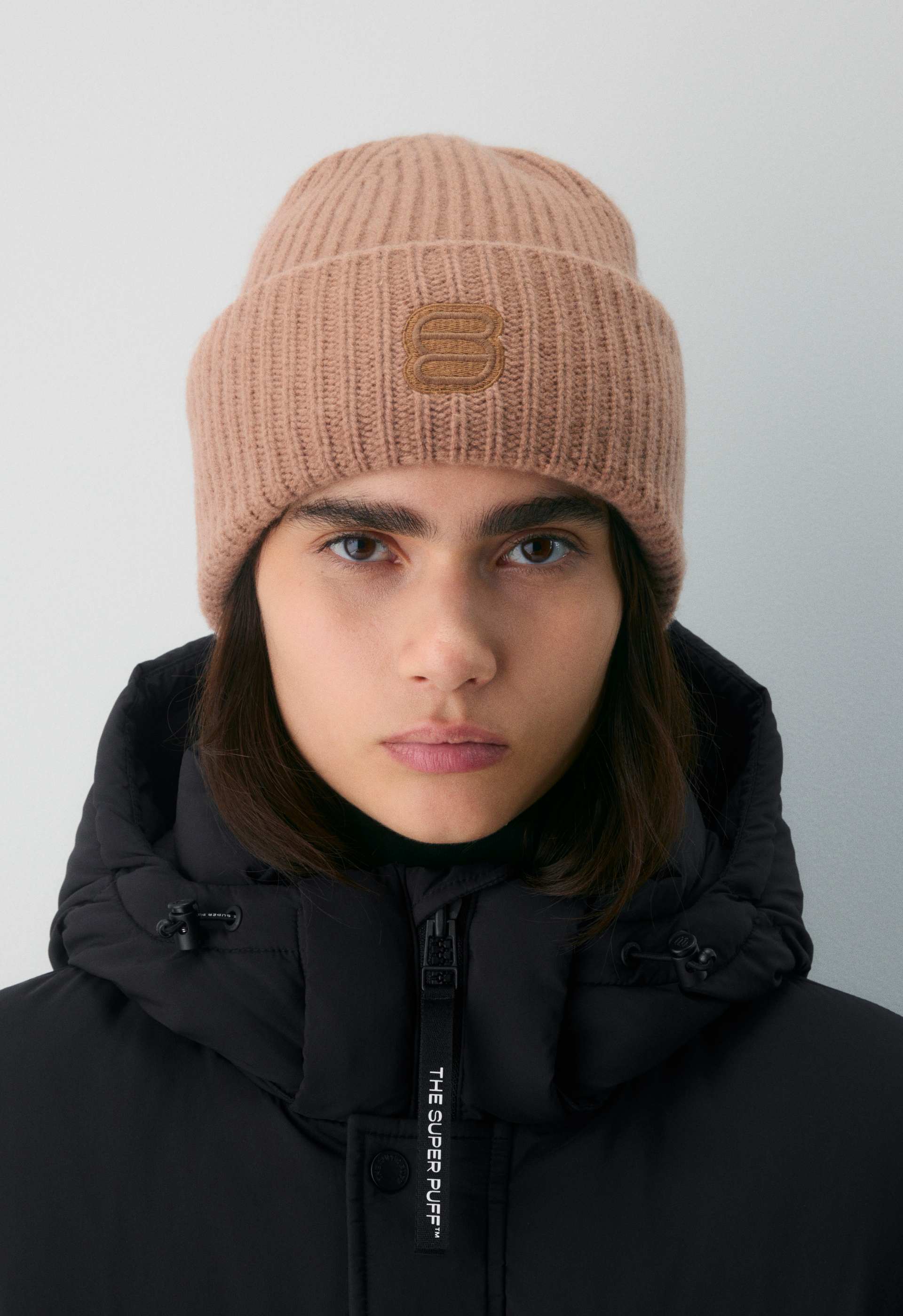 NWT Aritzia The Super Puff™ Cuffed Beanie in Matte Pearl The Super Puff™ Rib Tall Cuffed Beanie | Aritzia US main image 3