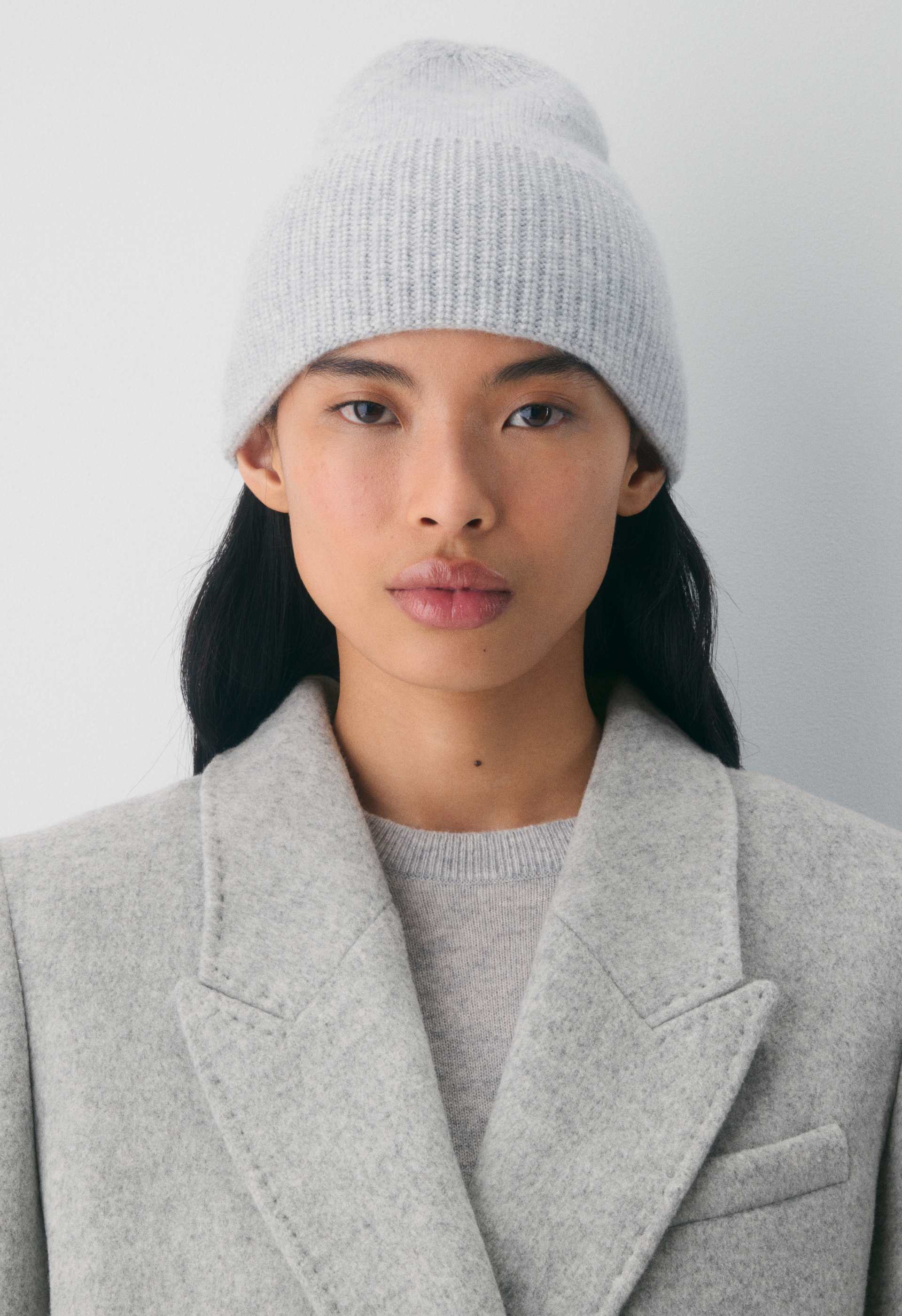 Cashmere Crowned Beanie | Aritzia US display picture 2