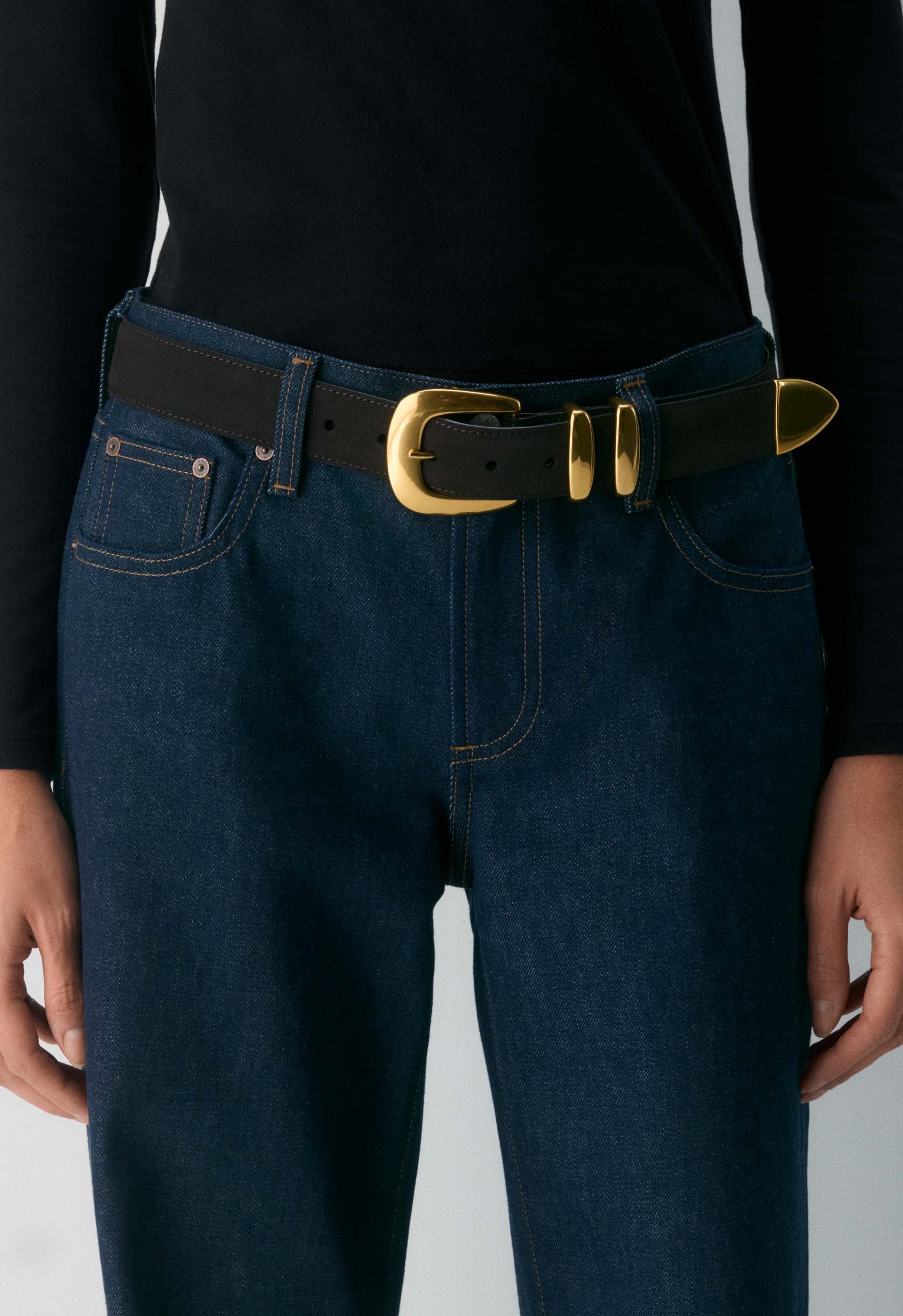Aritzia Legendary Solid Brass Suede Belt Raw Umber Brown/Gold XS NWT Legendary Solid Brass Suede Belt | Aritzia US main image 3