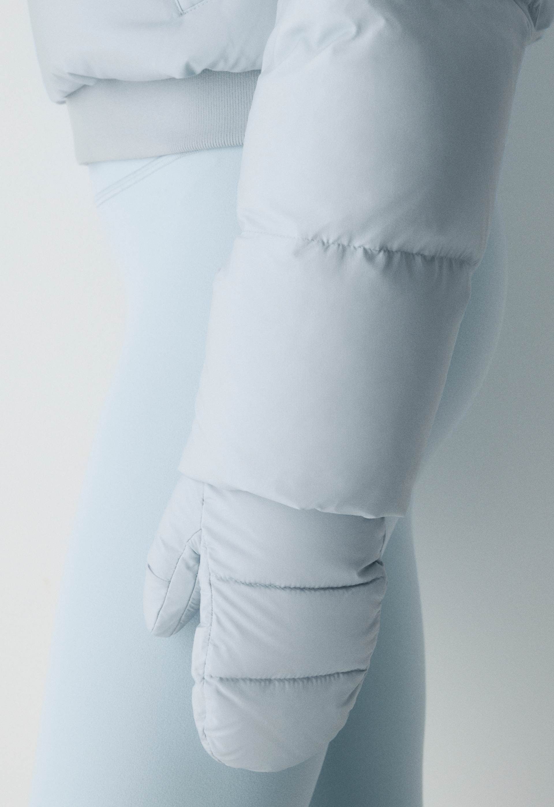 The Super Puff™ Mitten - cliMATTE™ | Aritzia US