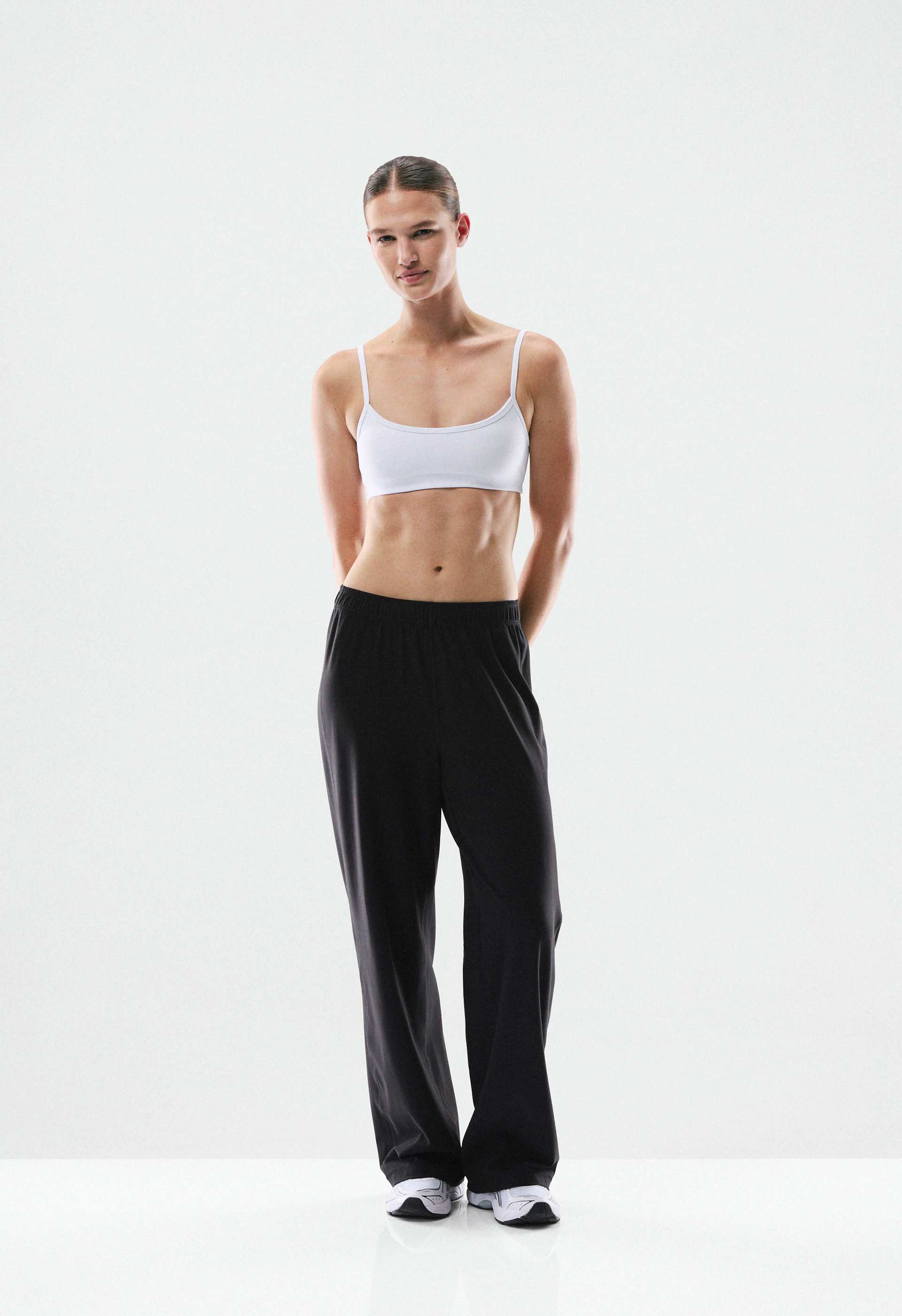 NEW BUTTER ESSENTIAL SPORTS BRA