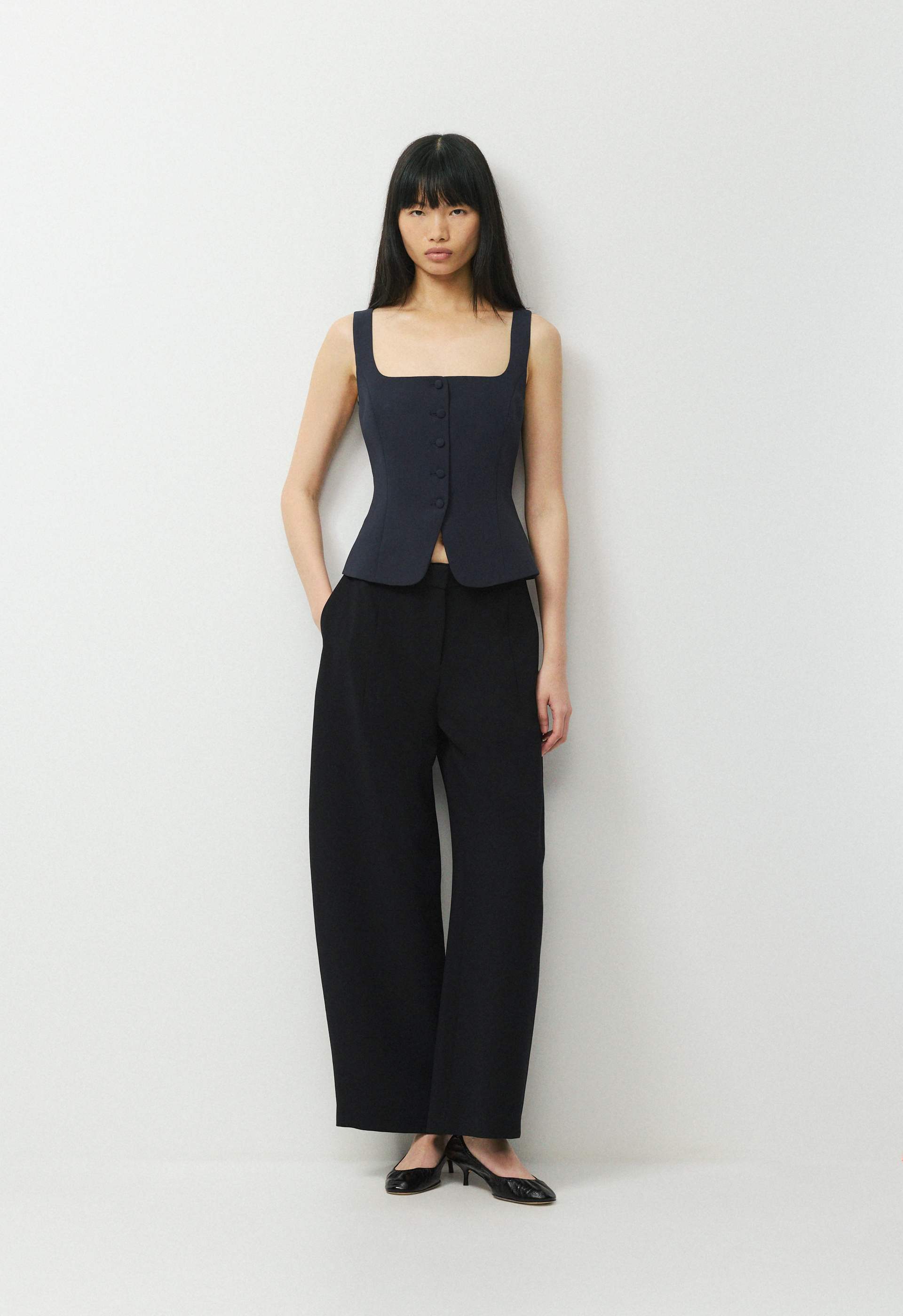 OCTAVO BUSTIER