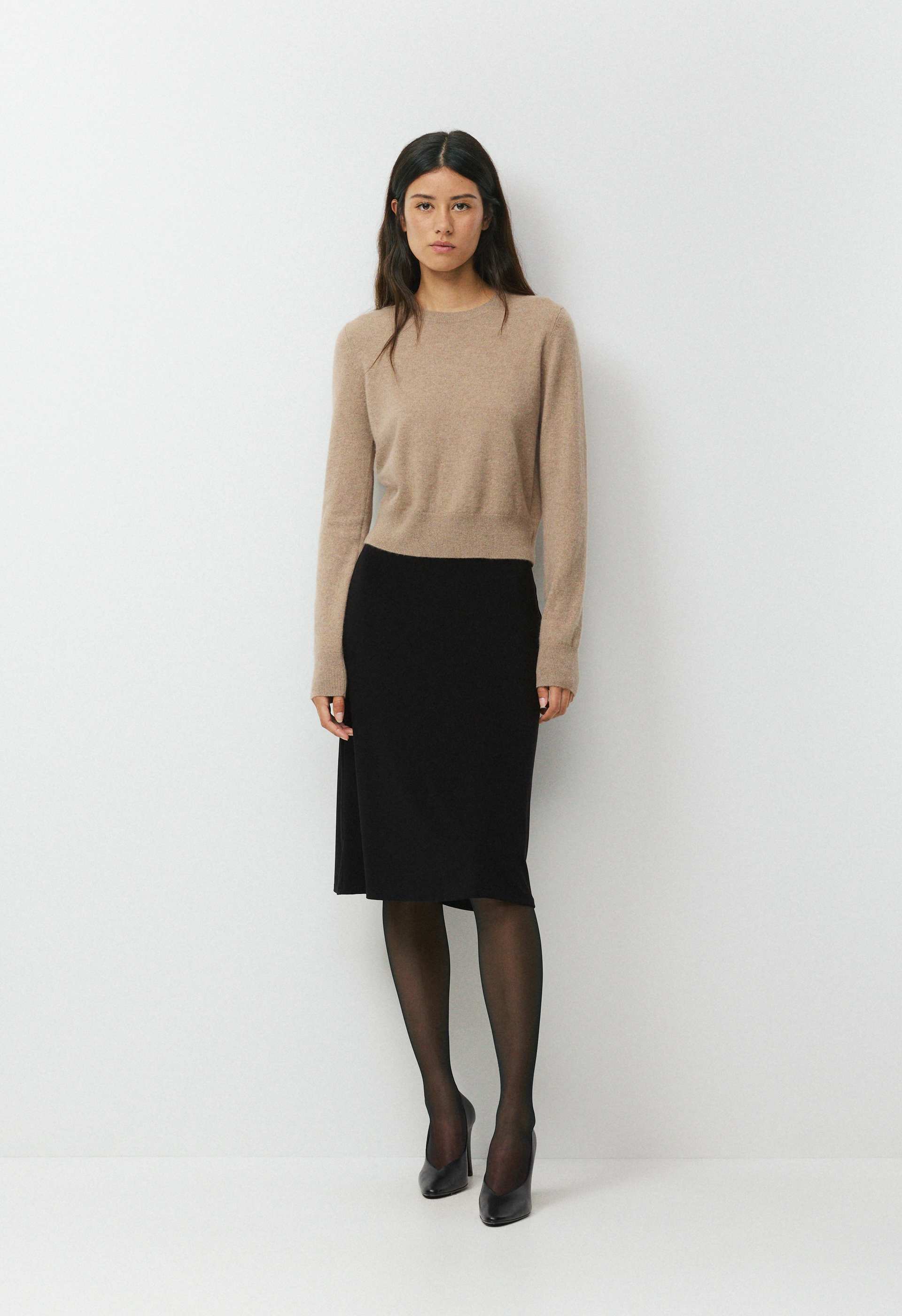 BARE CASHMERE SHOWCASE SWEATER