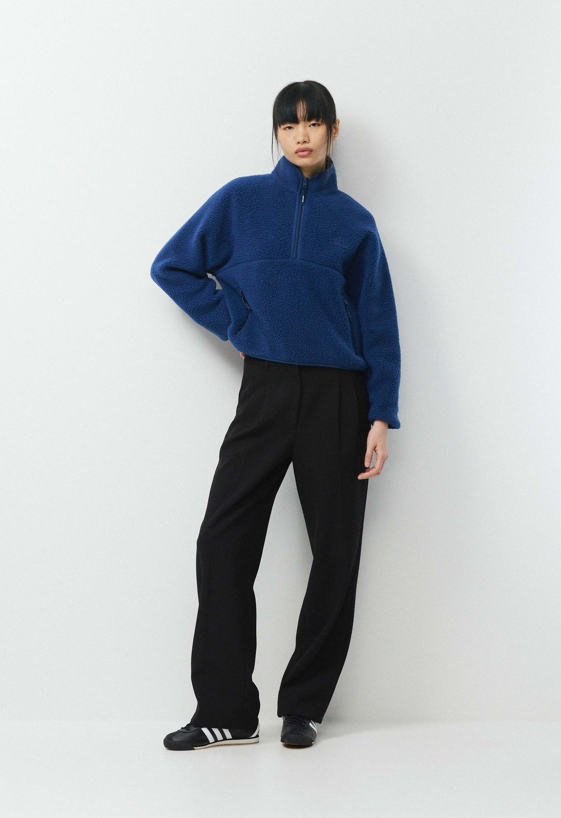 MOUNTAINEQUIPMENT POLARTEC ネイビー ハイネック Polartec® Thermal Pro™ Highlands Mockneck | Aritzia US
