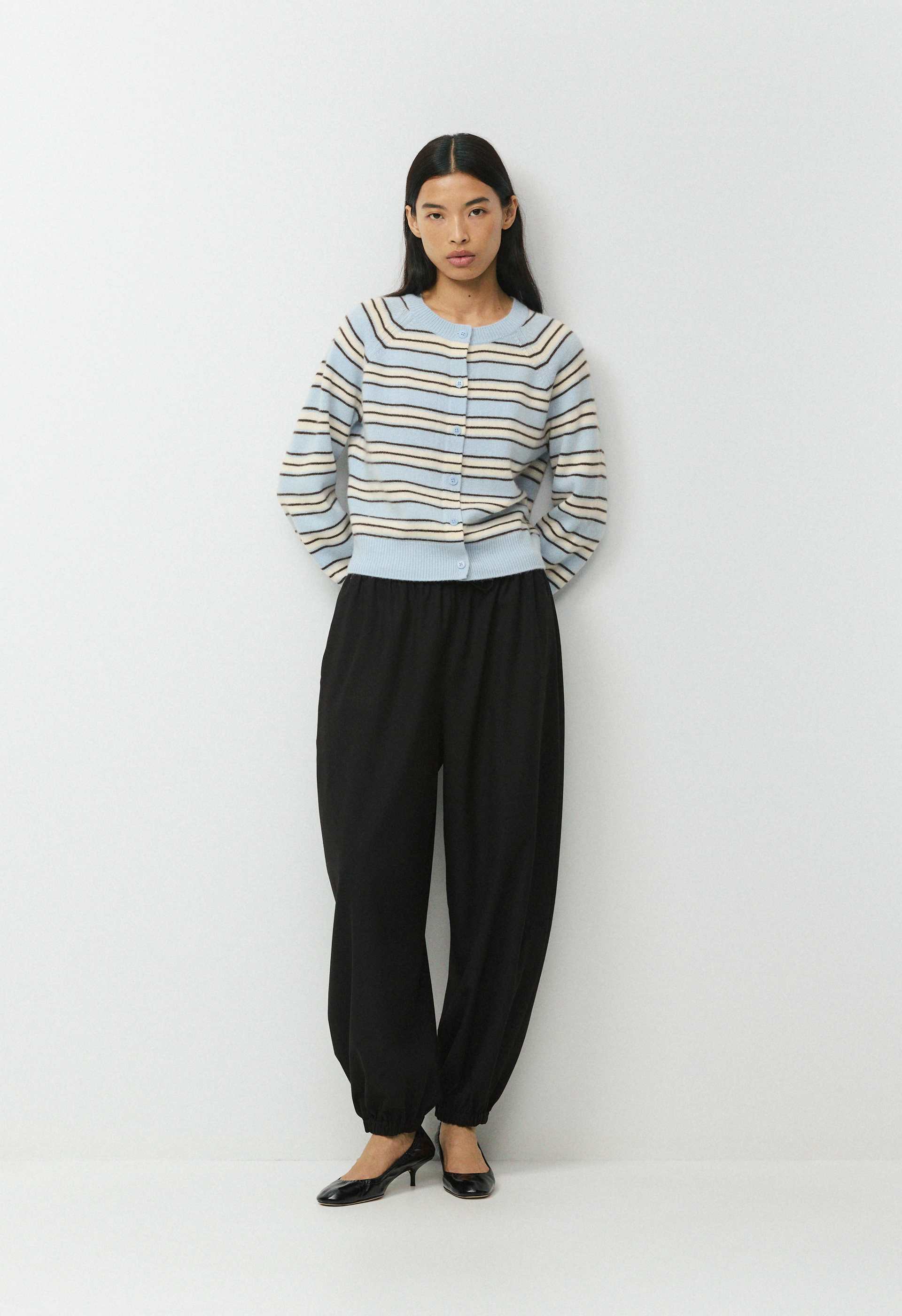 ESSENTIAL WOOL CASHMERE LONDON CARDIGAN