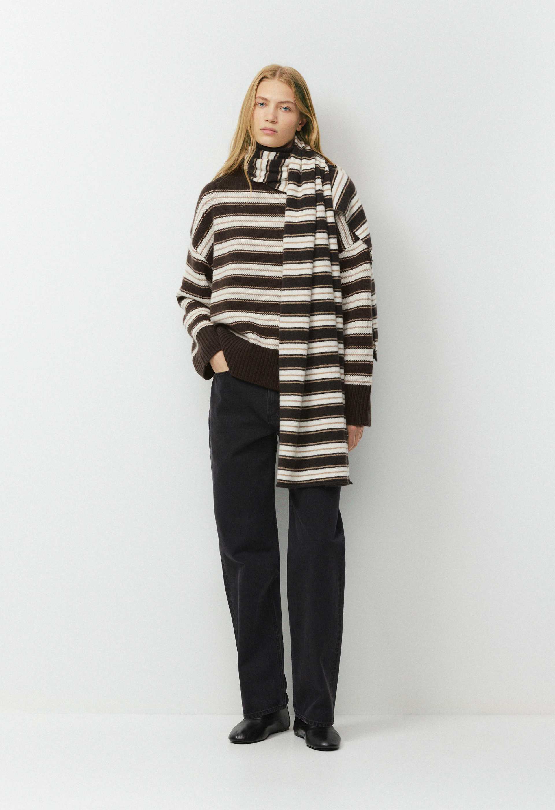 PLUSH WOOL CASHMERE POEM TURTLENECK