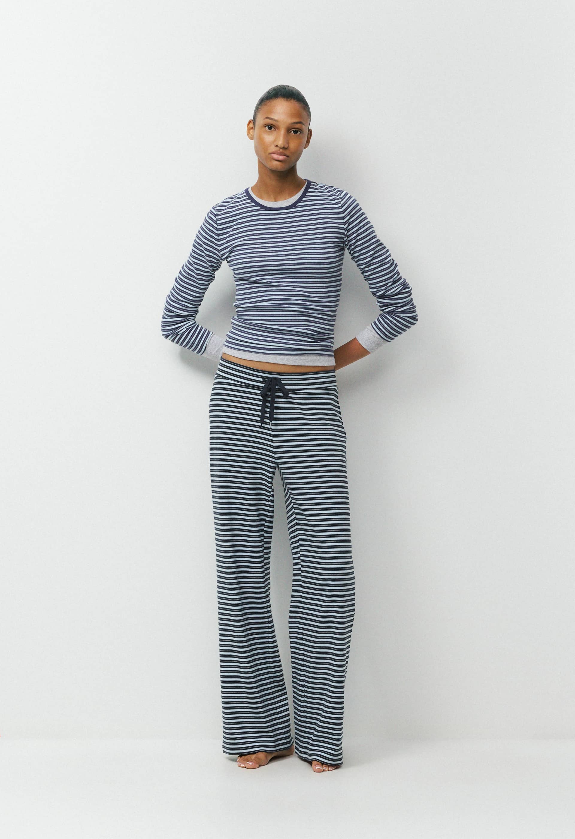 HomeStretch™ Rib Kickback Pant | Aritzia US