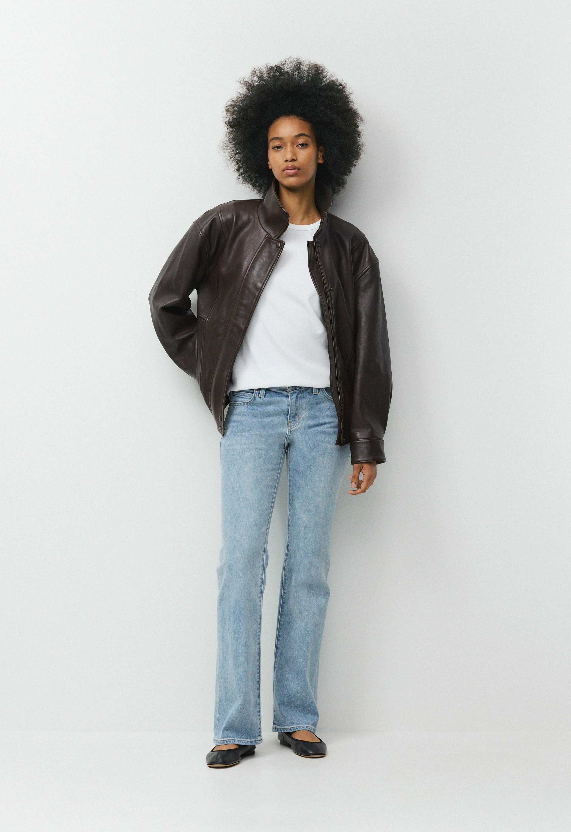 Denim Forum 002 Slim Lo-Rise Bootcut Jean
