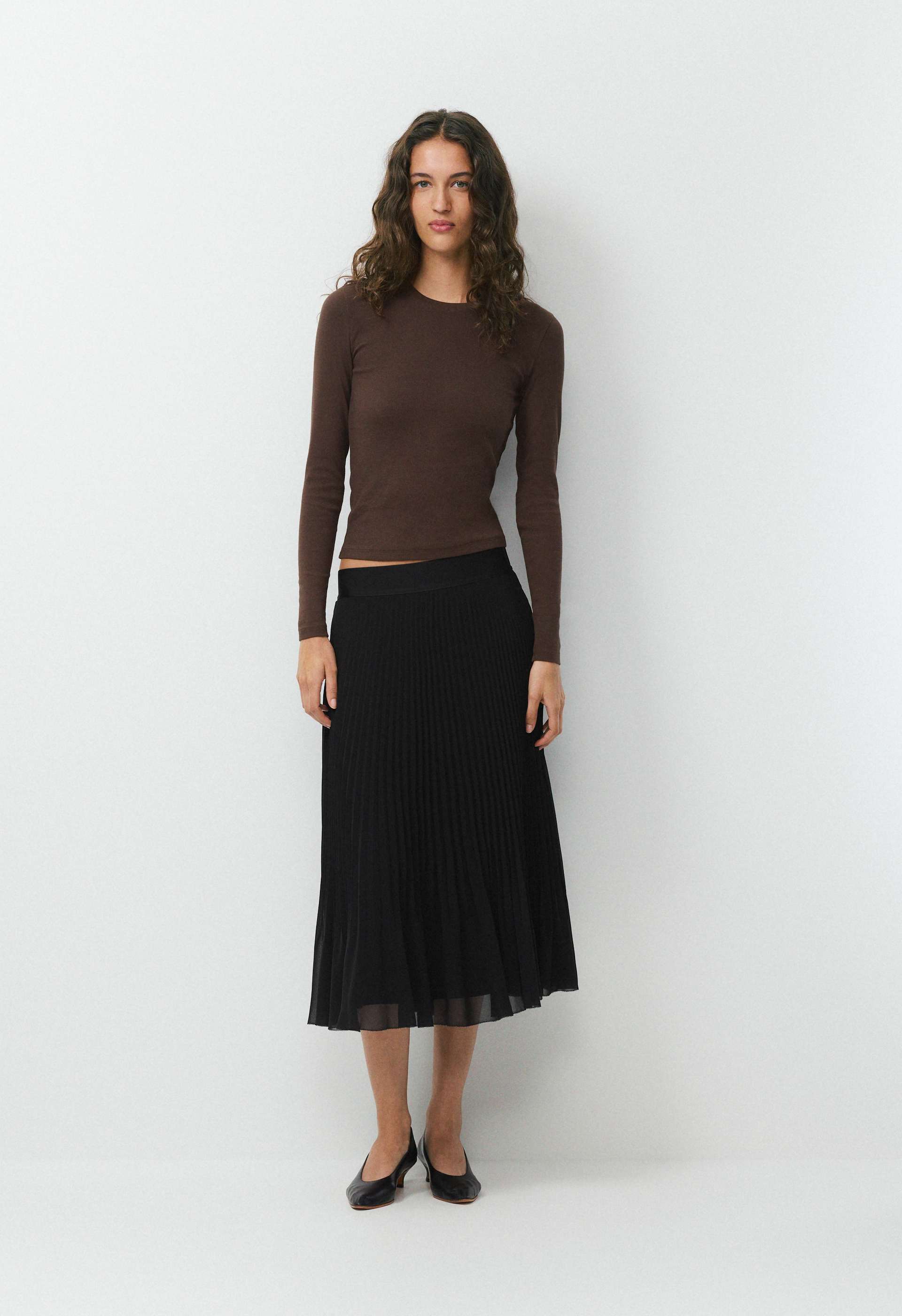 Twirl Pleated Skirt | Aritzia US
