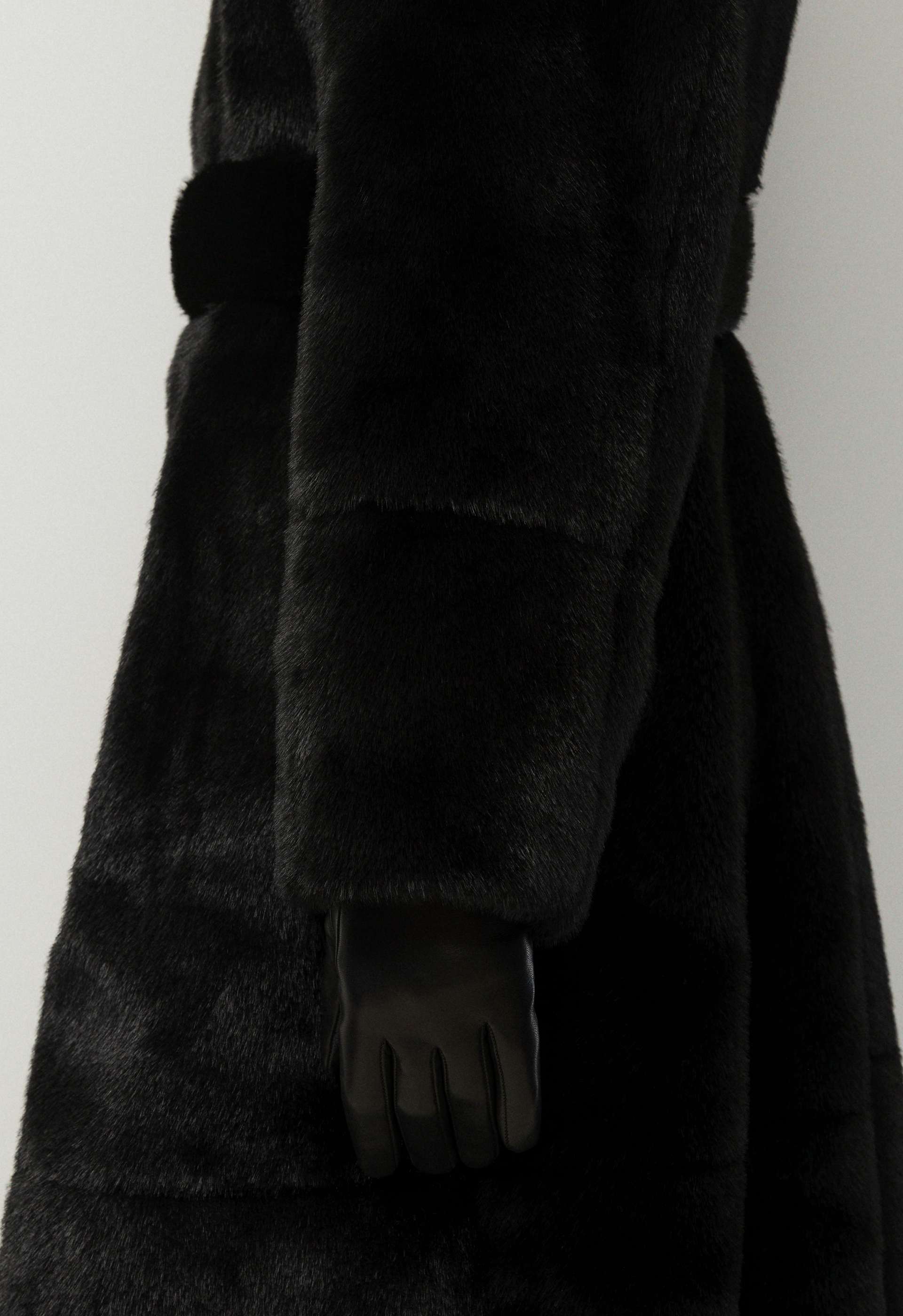RENOWN LEATHER GLOVES
