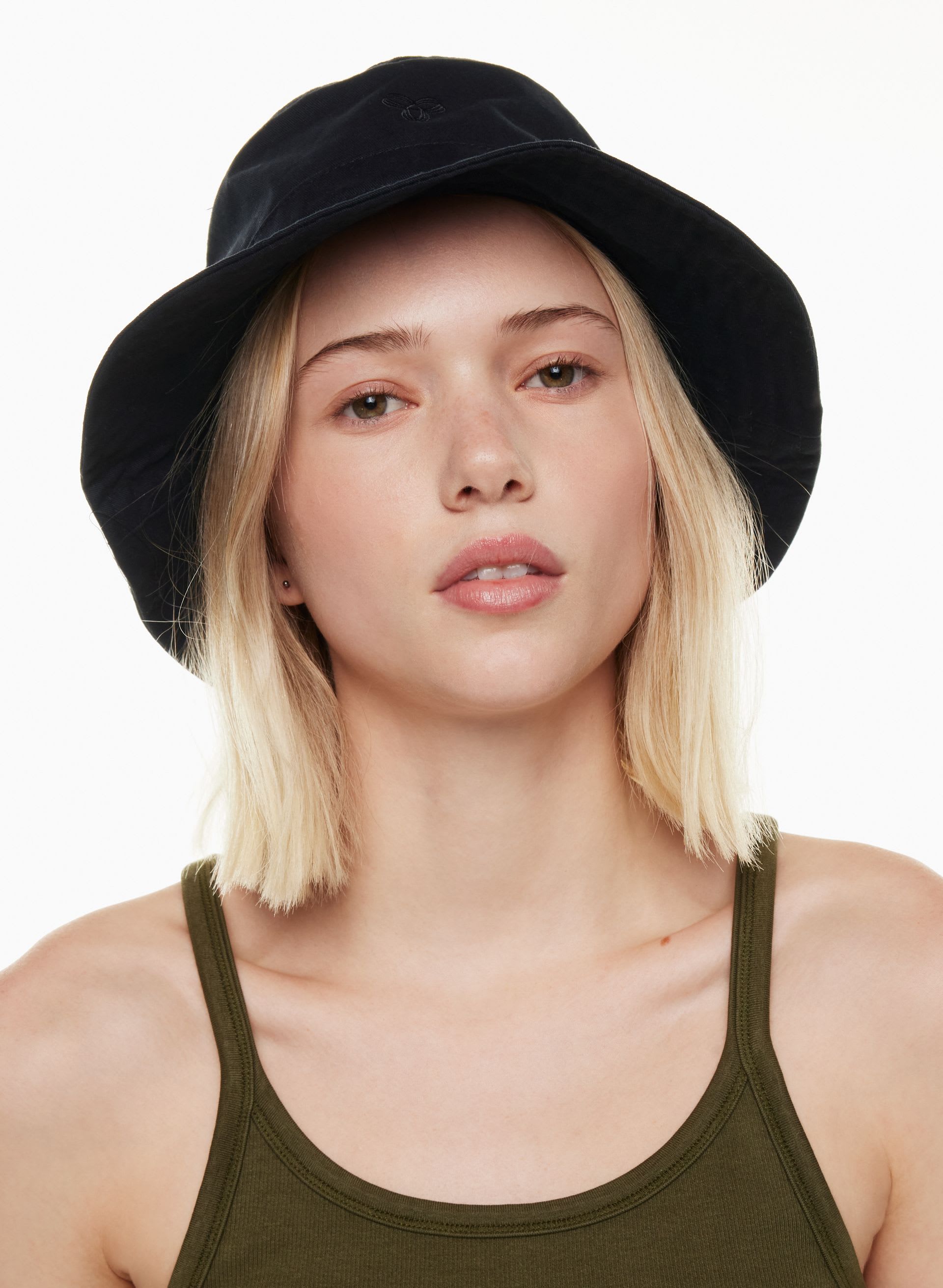TNA Aritzia Bucket Hat Medium/Large Fall Style 2023 Black Banded Bucket Hat | Aritzia CA main image 3